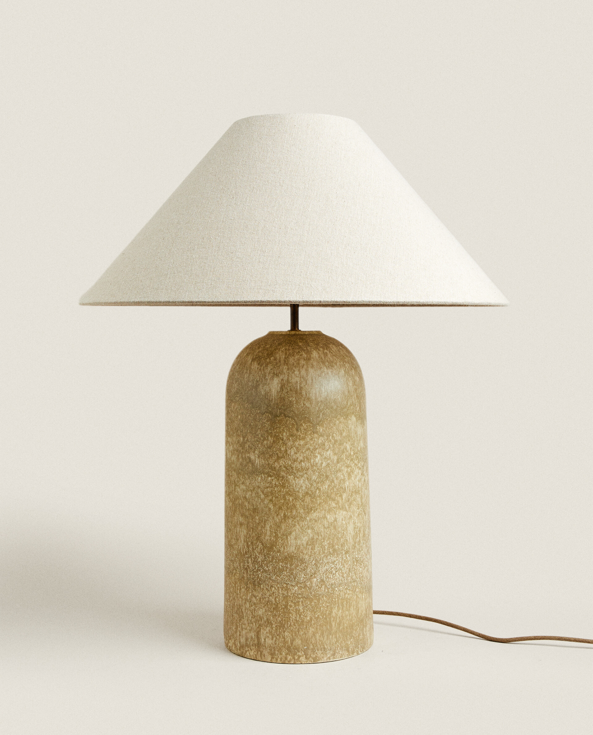 XL TABLE LAMP WITH CERAMIC BASE