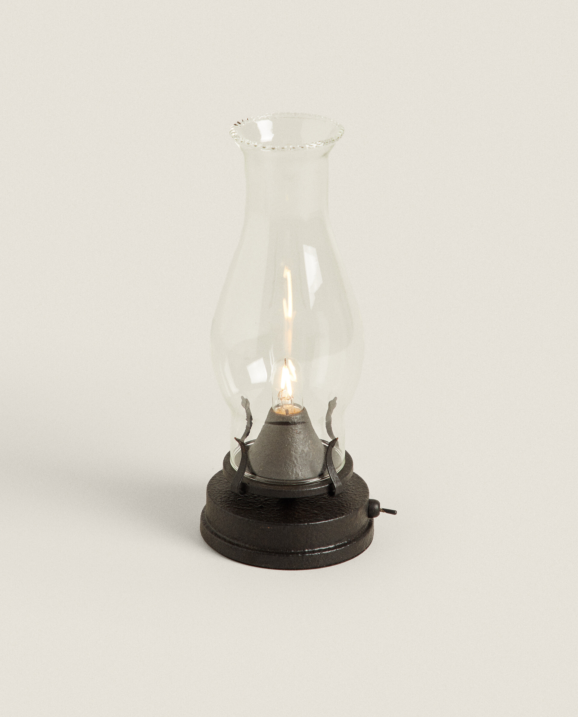 Incandescent deals oil lamp