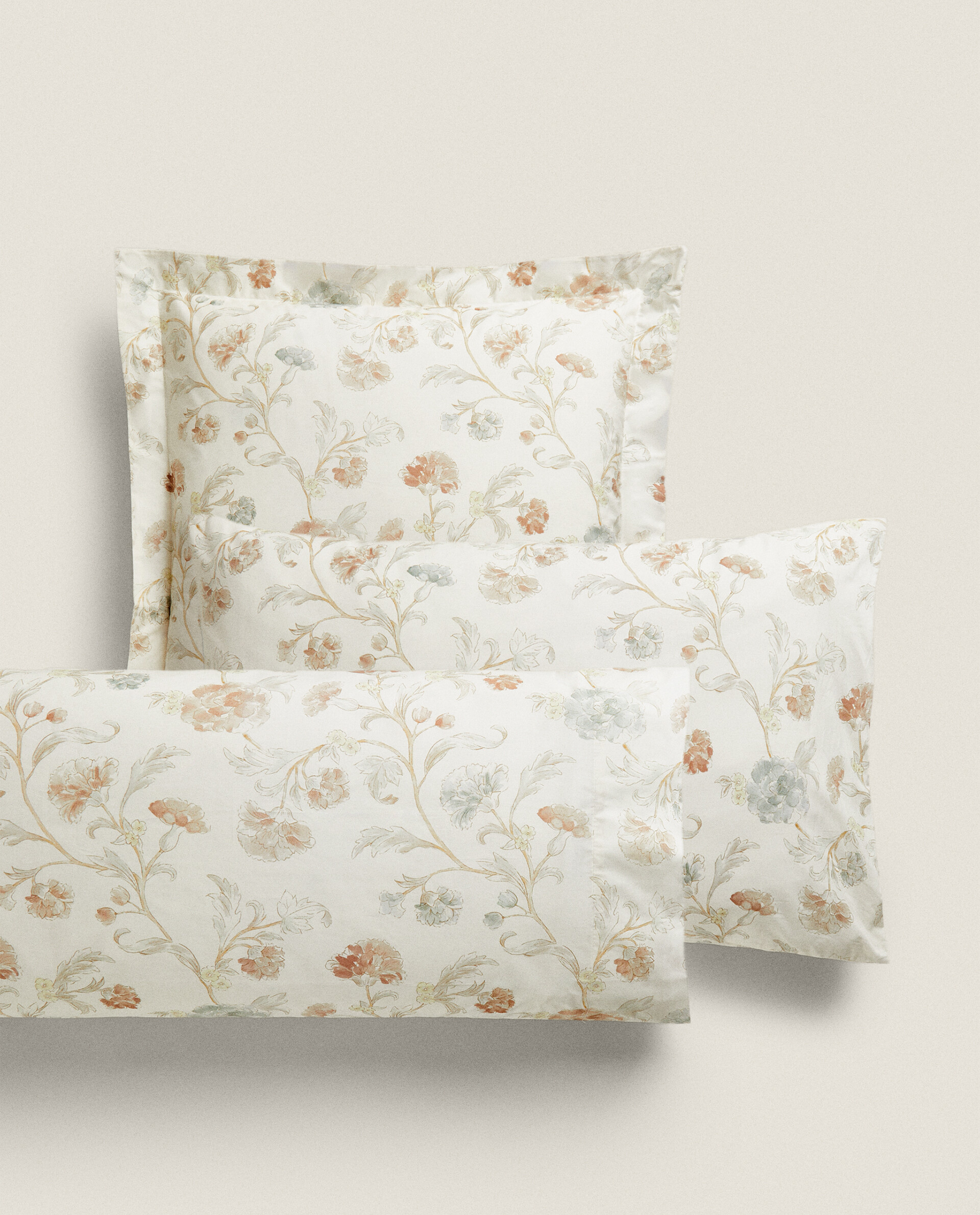 FUNDA ALMOHADA FLORAL Zara Home Honduras