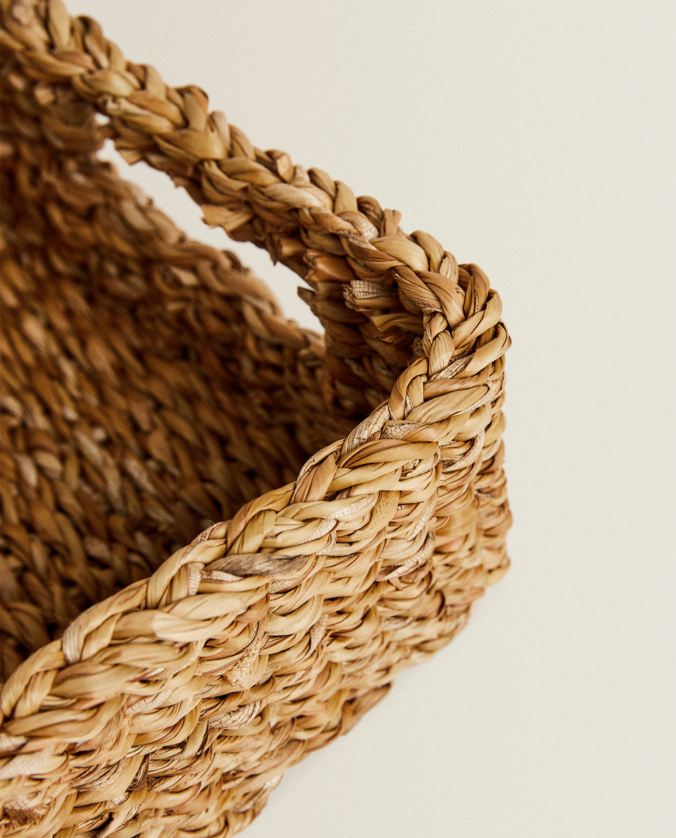 SQUARE WOVEN BASKET WITH HANDLES