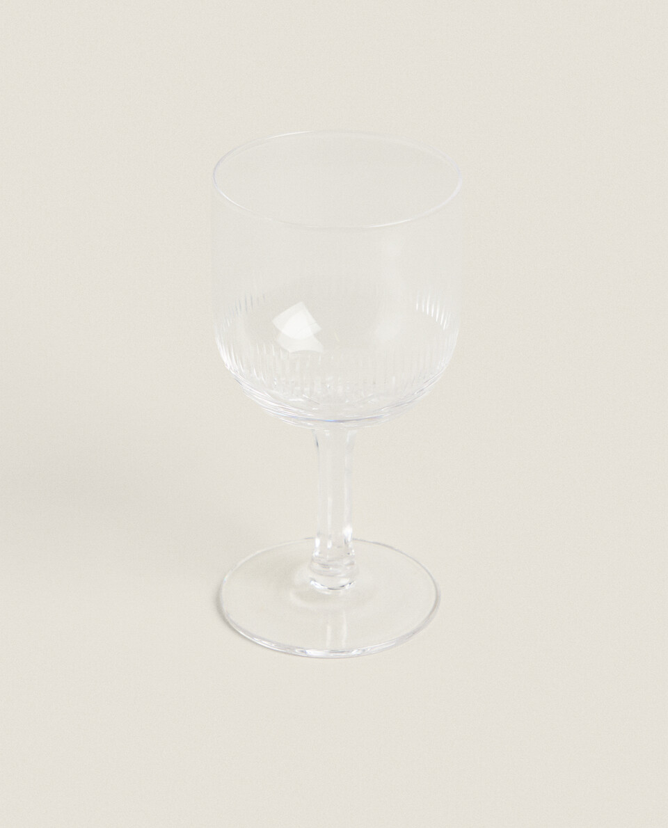 CUT CRYSTALLINE WINE GLASS