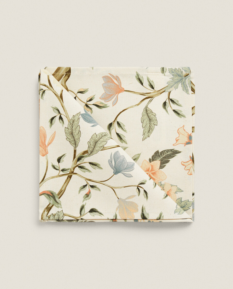 KUKKAKUVIOISET LAUTASLIINAT (2 KPL SETTI) Zara Home Suomi / Finland