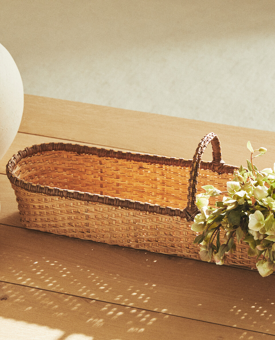 LONG BASKET WITH CONTRAST EDGE AND HANDLE