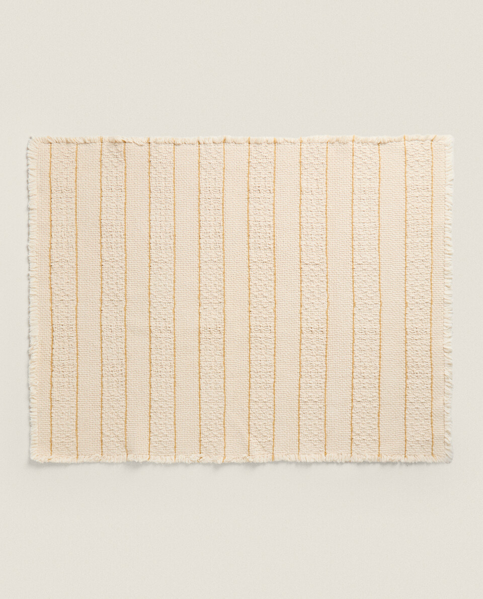 NONSLIP STRIPED RUG Zara Home UAE ABU DHABI/AL AIN/RAS ALKHAIMAH‎