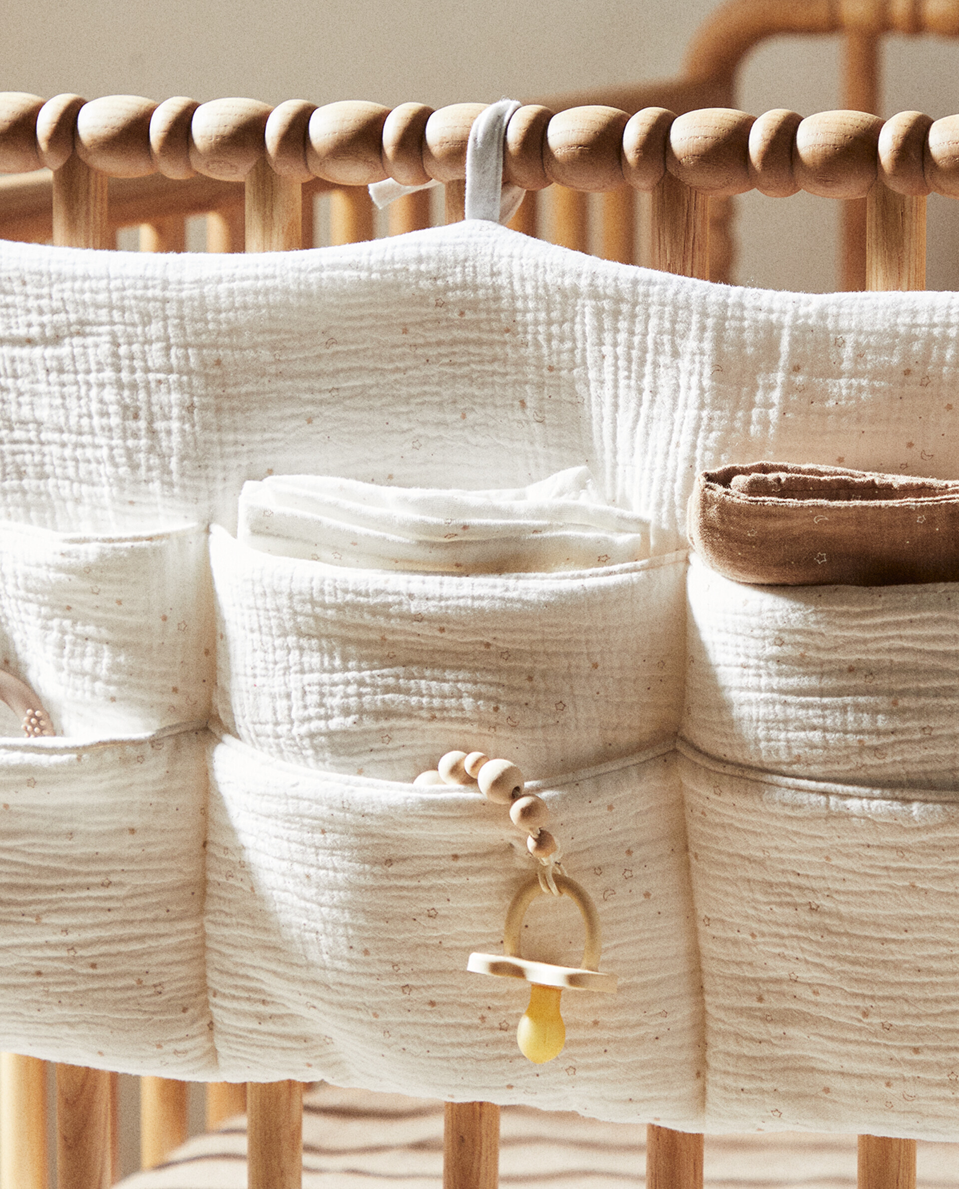 CHILDREN’S MUSLIN HANGING ORGANISER WITH STARS Zara Home UAE ABU