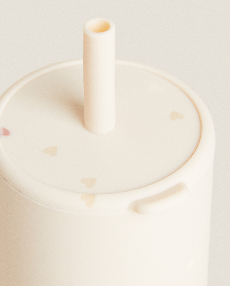 CHILDREN'S HEART SILICONE TUMBLER WITH STRAW