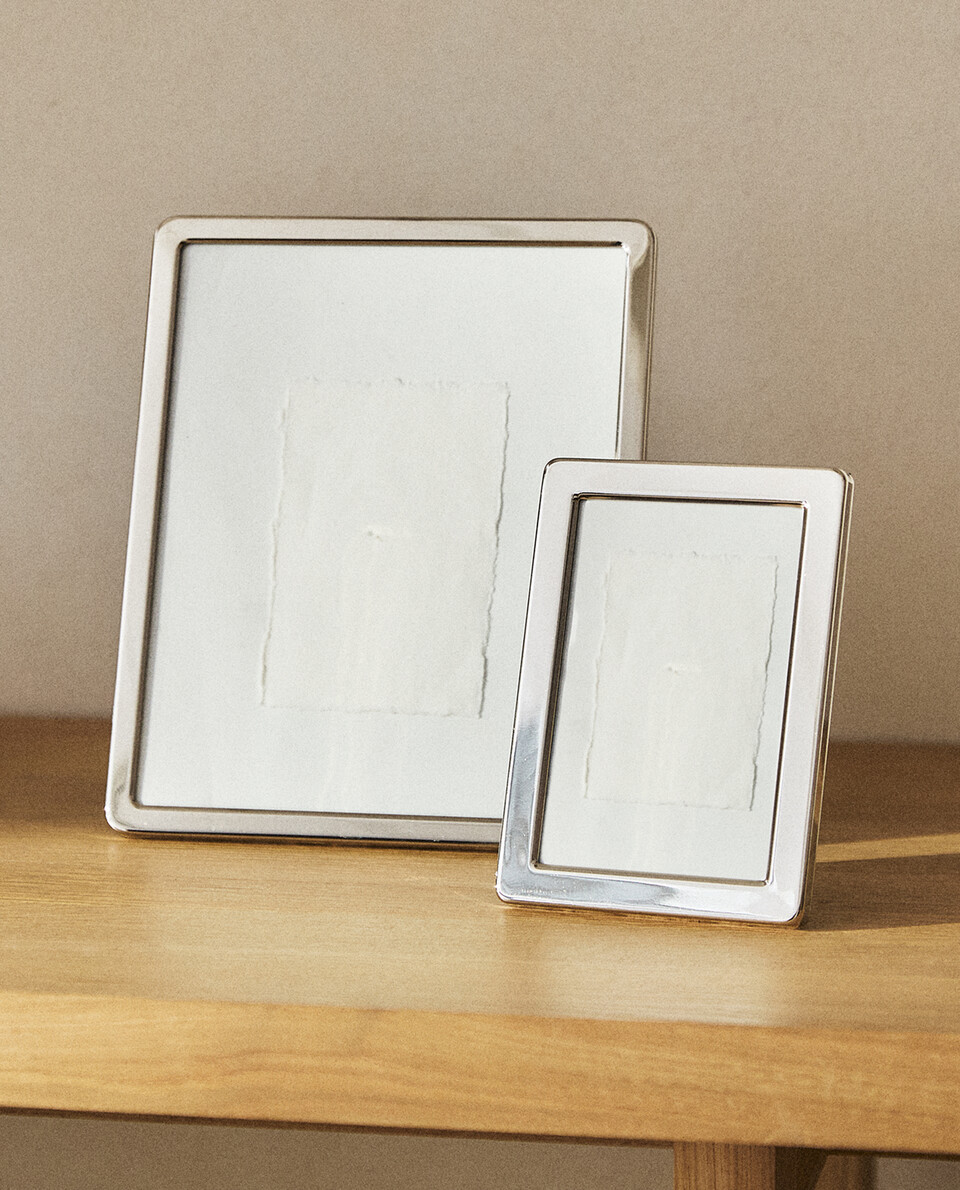 METAL PHOTO FRAME WITH ROUNDED CORNERS