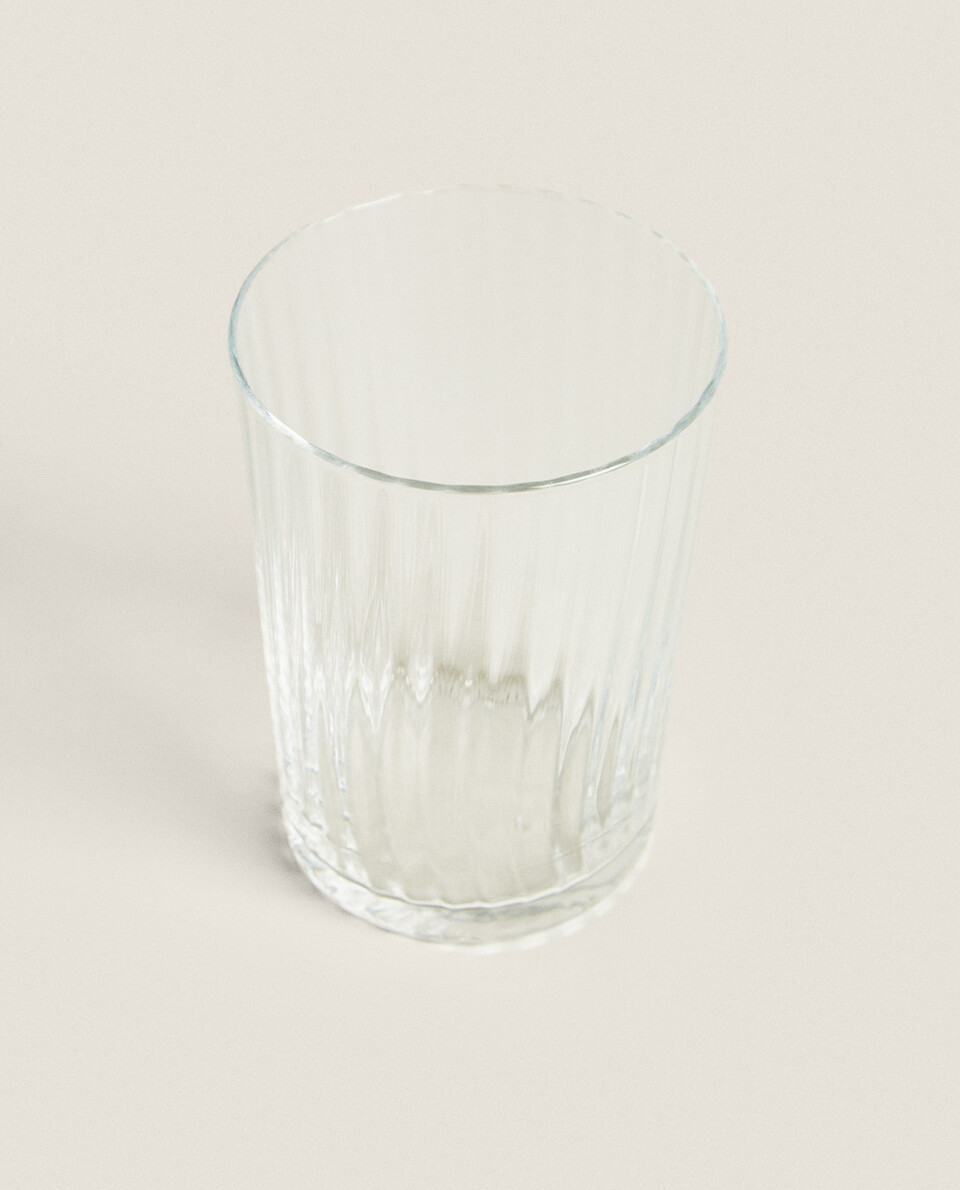 GLASS TUMBLER WITH LINES