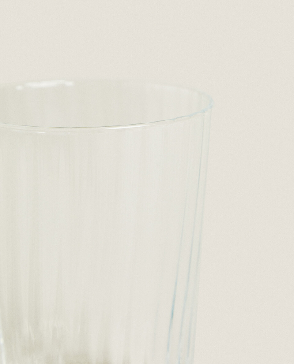 GLASS TUMBLER WITH LINES