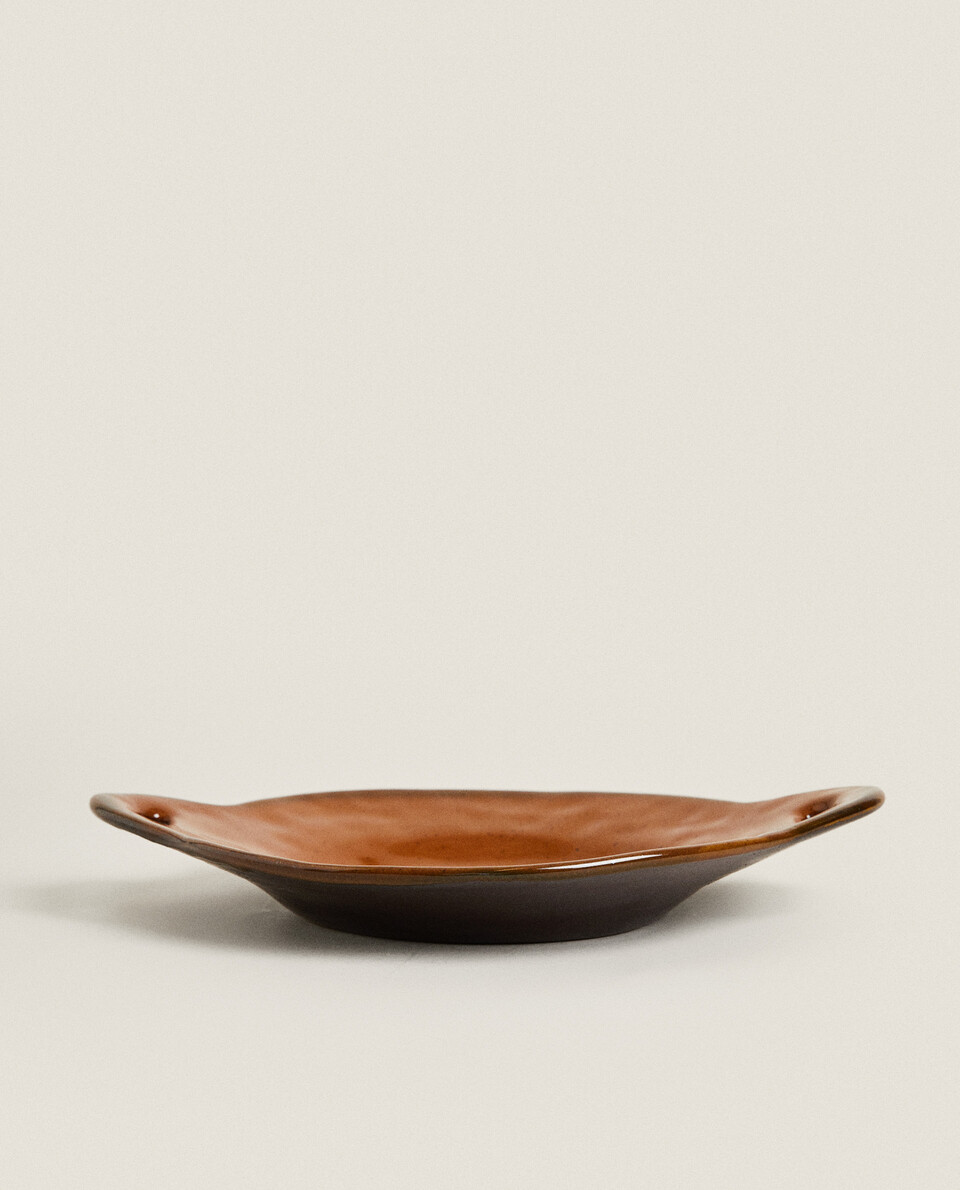 STONEWARE SERVING DISH WITH HANDLES