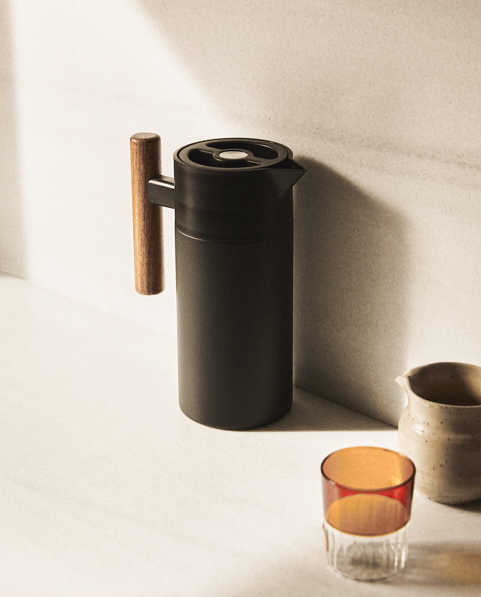 STAINLESS STEEL THERMOS JUG