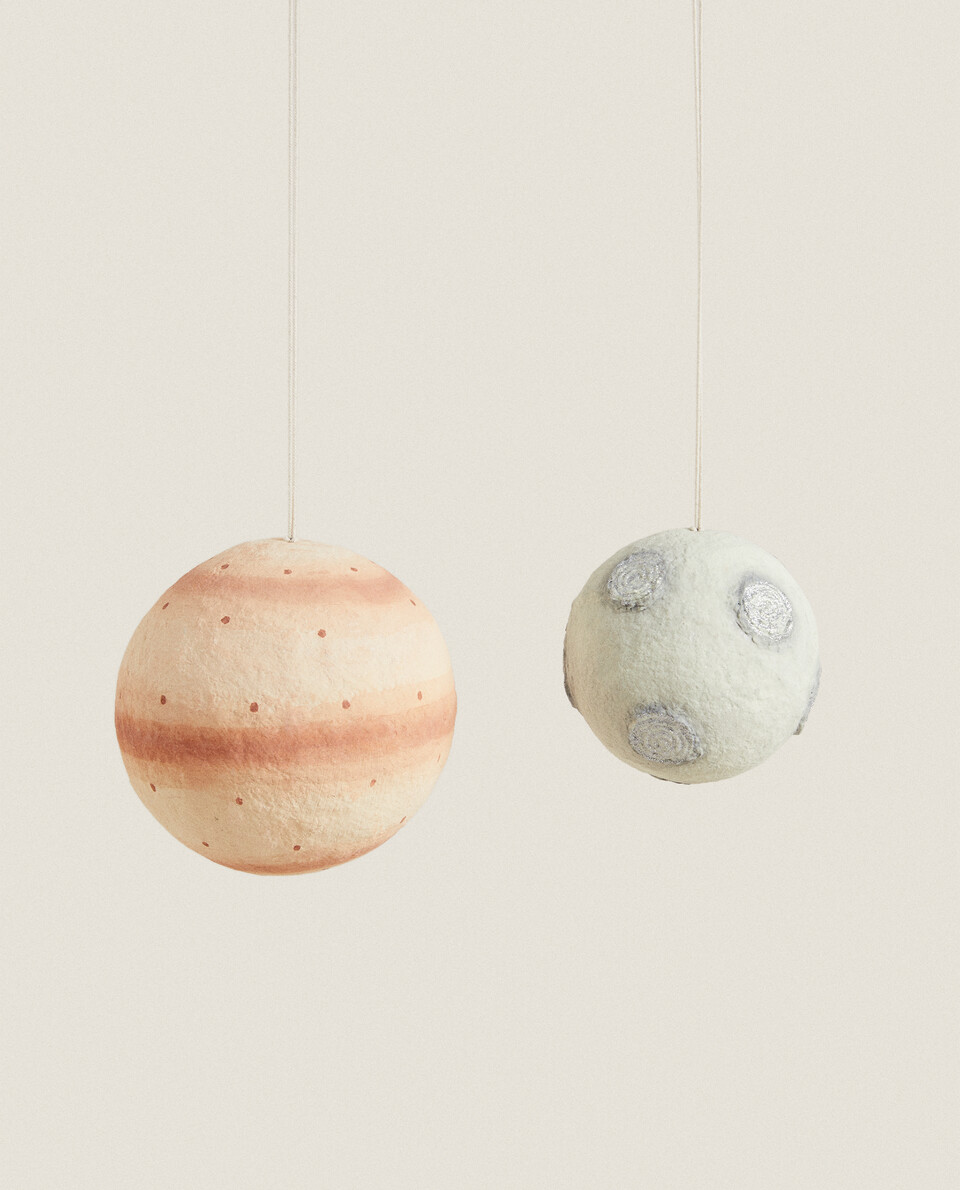 PAPER PLANETS (SET OF 2)
