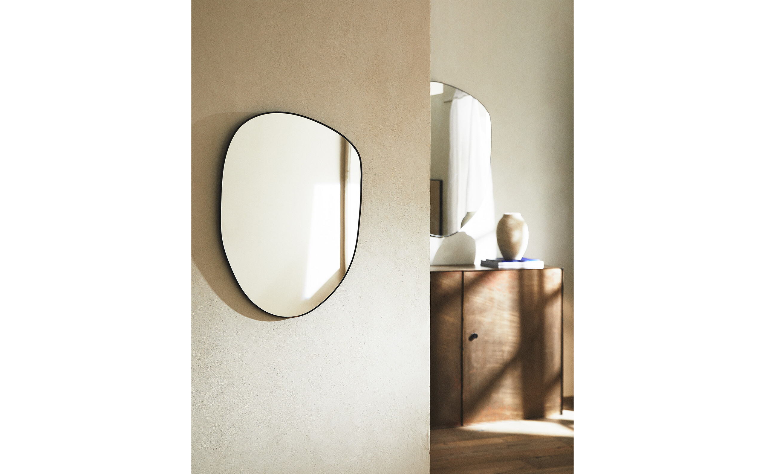 Decorative bedroom mirrors | Zara Home