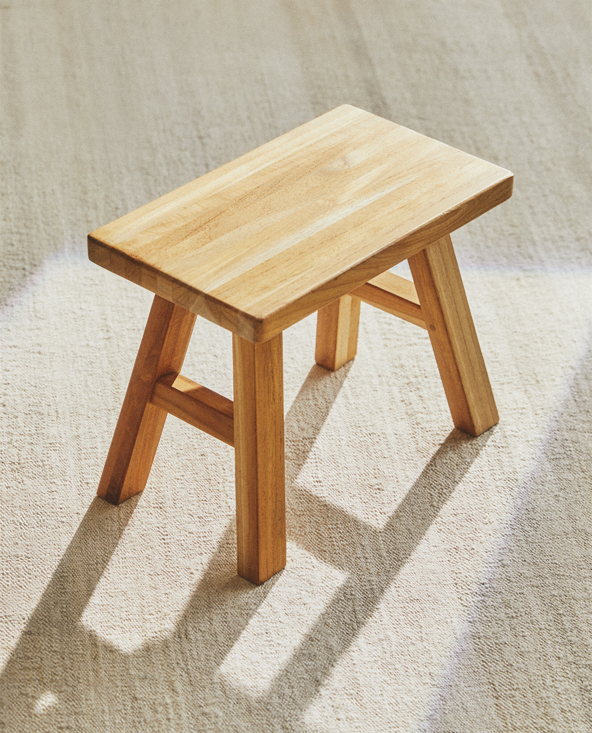 Mini stool clearance table