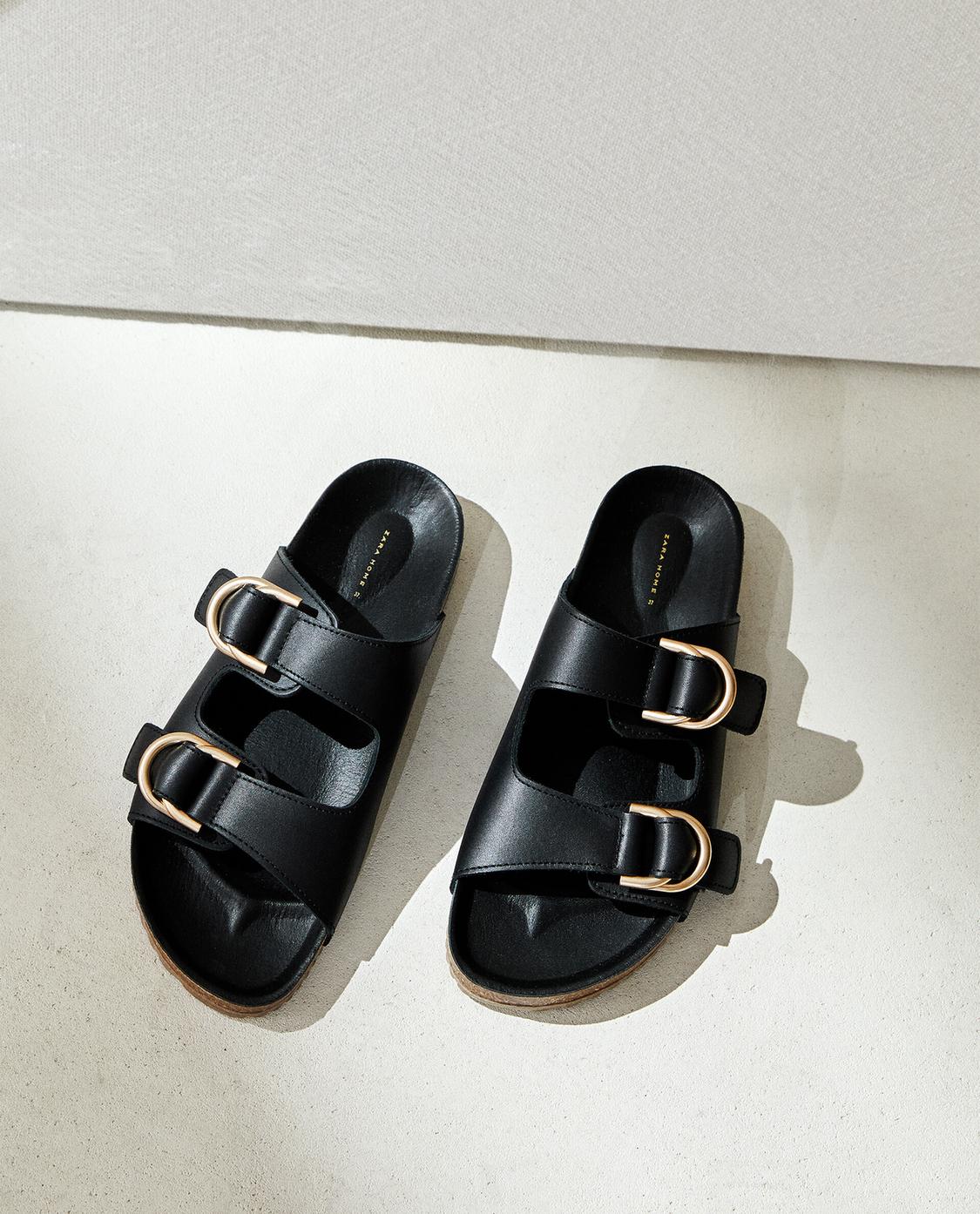 Zara Sandalias Planas Negras Y Doradas Sandalia Plana Tiras