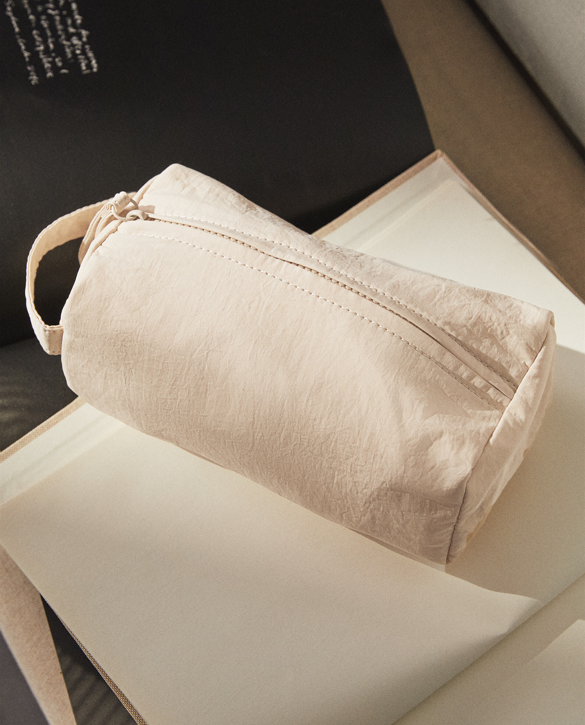 SMALL NYLON MAKEUP BAG Zara Home Canada
