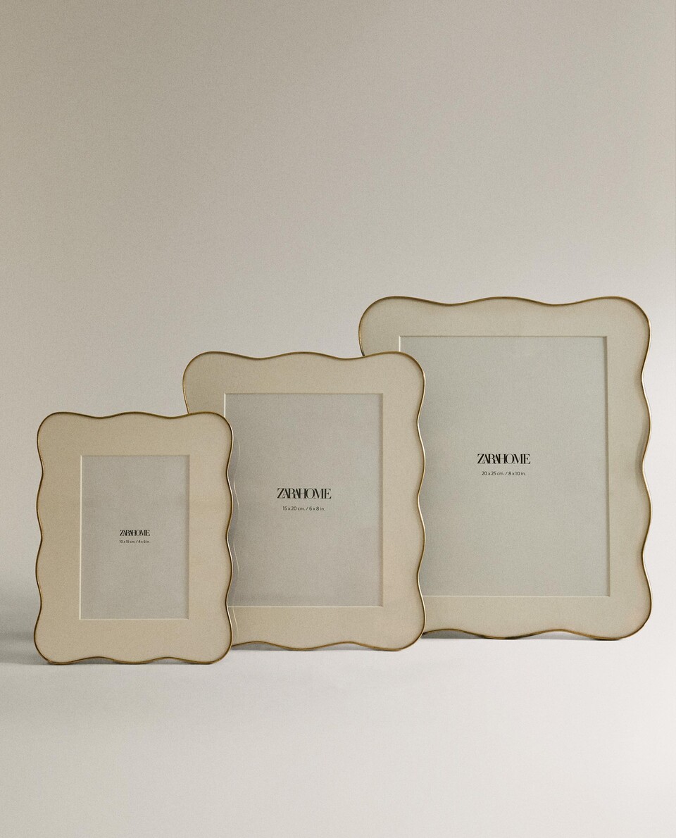 zara  フォトフレーム METAL WAVY PICTURE FRAME | Zara Home Canada