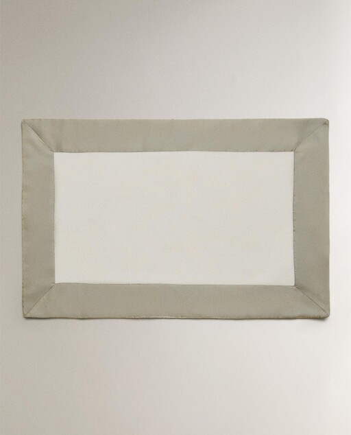 أخضر نعناعي