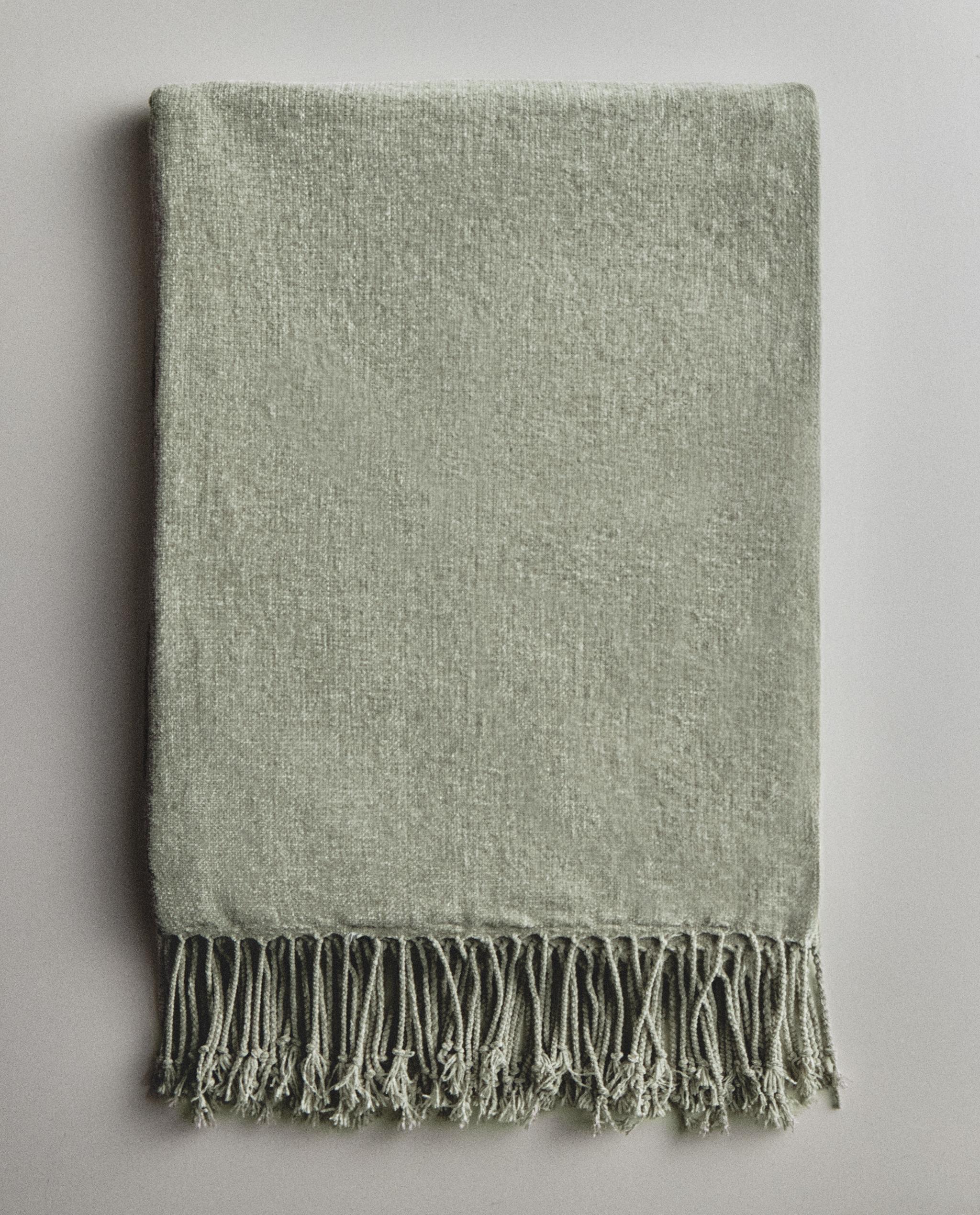 CHENILLE BLANKET