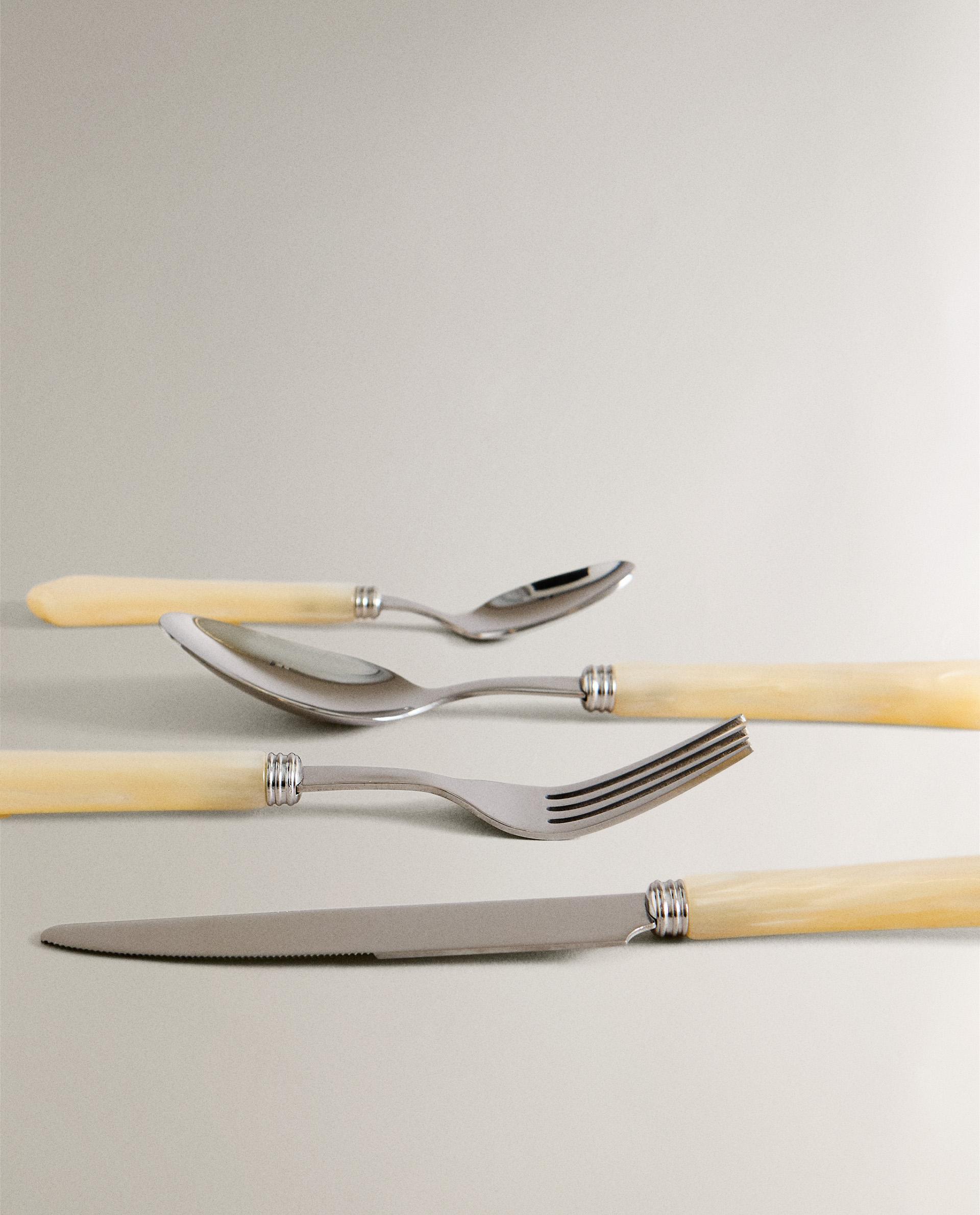 4-PIECE CUTLERY SET WITH MOTHER-OF-PEARL-EFFECT HANDLE product thumbnail 4