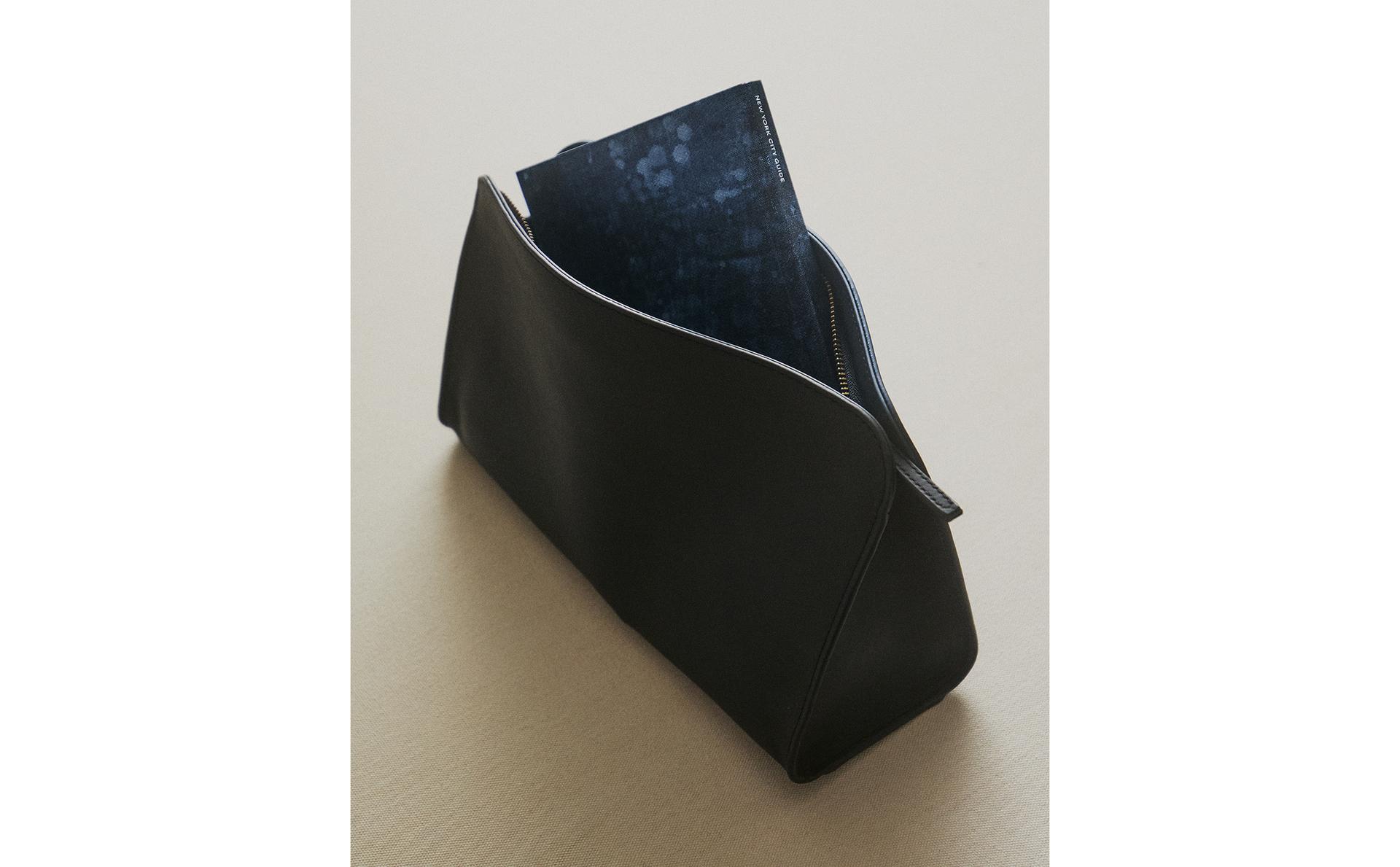 NÉCESSAIRE PELE NÉCESSAIRE PELE