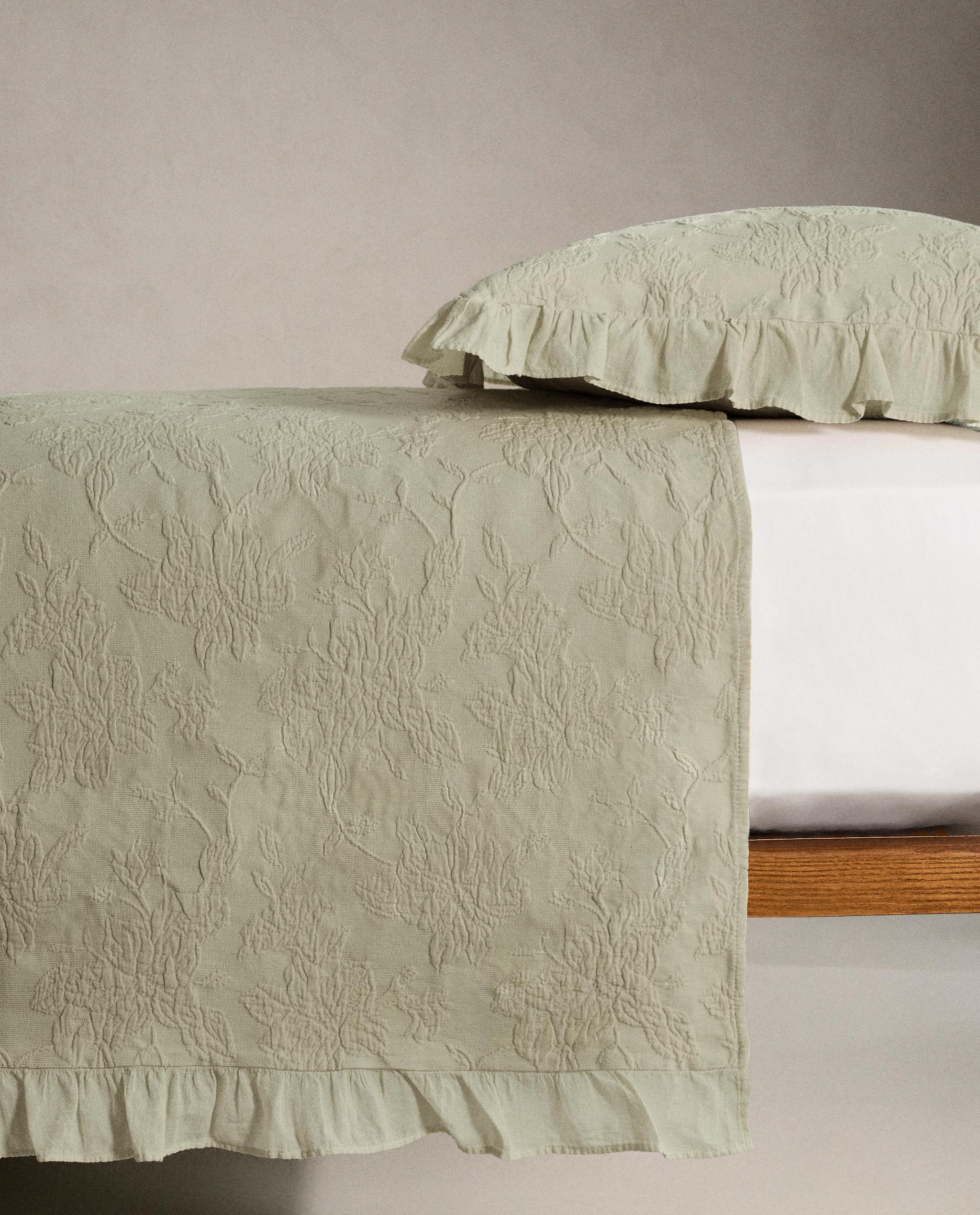 ジャカードのフリル付きベッドカバー | Zara Home 日本/Japan