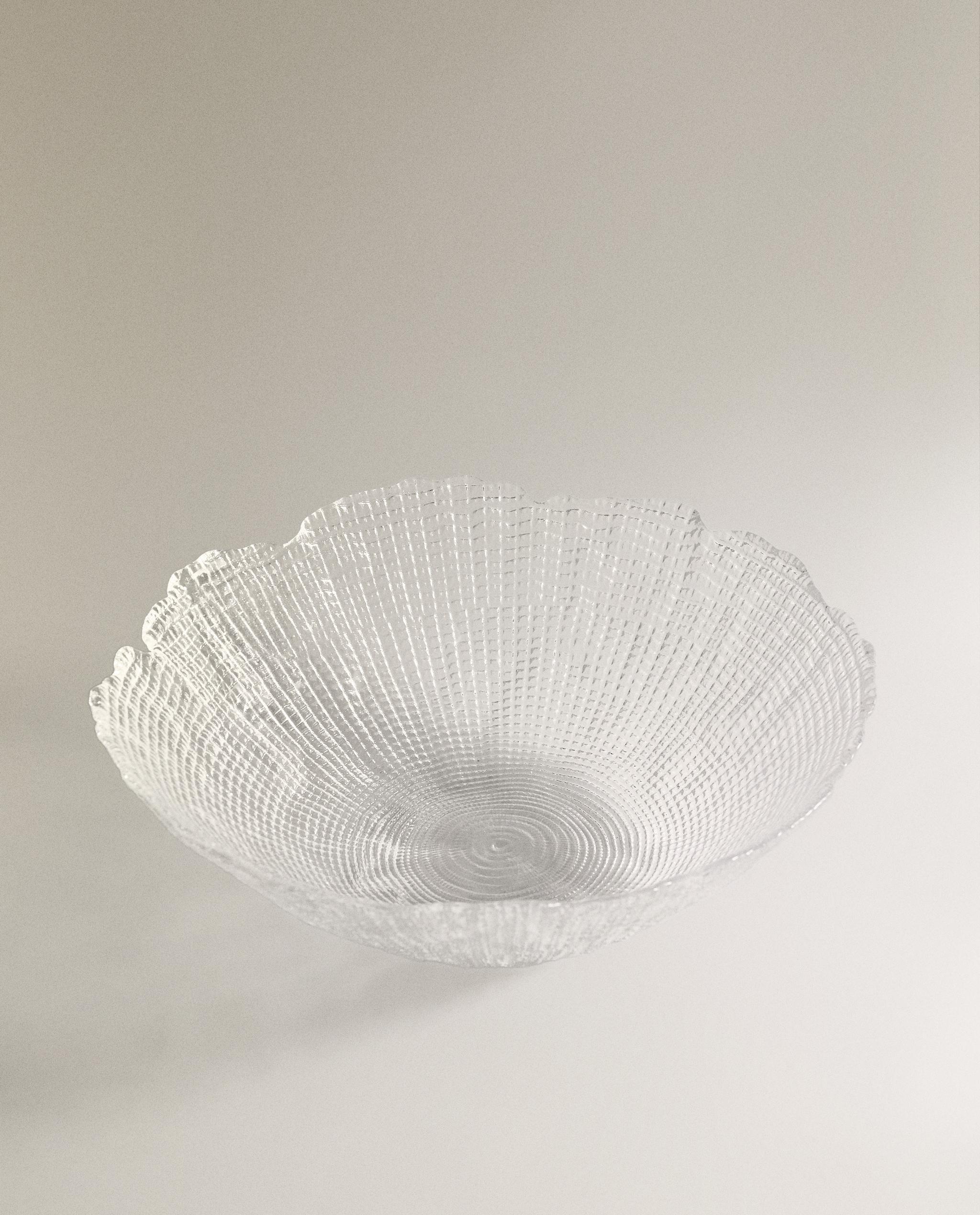 GLASS SALAD BOWL WITH RAISED DETAIL product thumbnail 7
