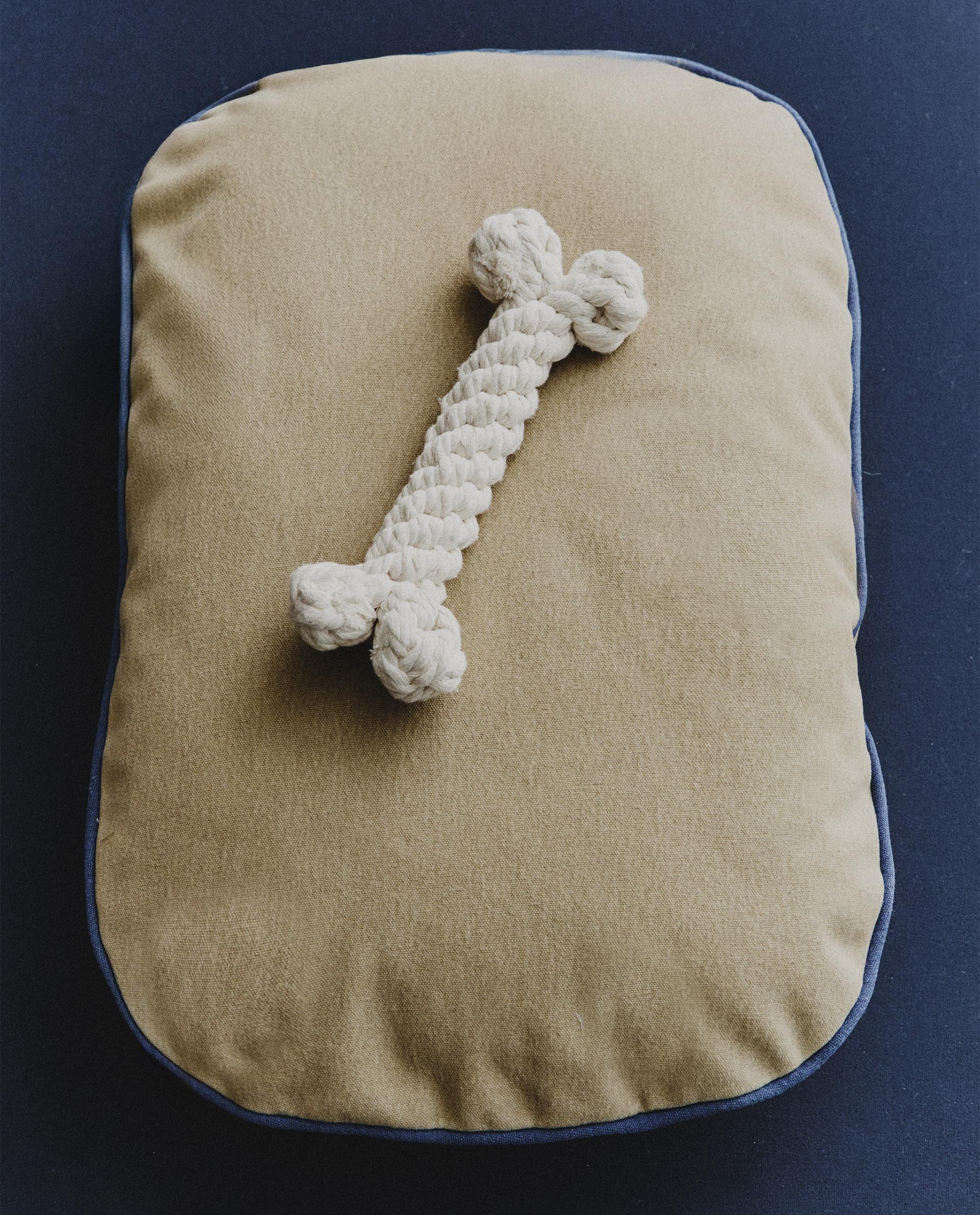 OVAL PET CUSHION OVAL PET CUSHION