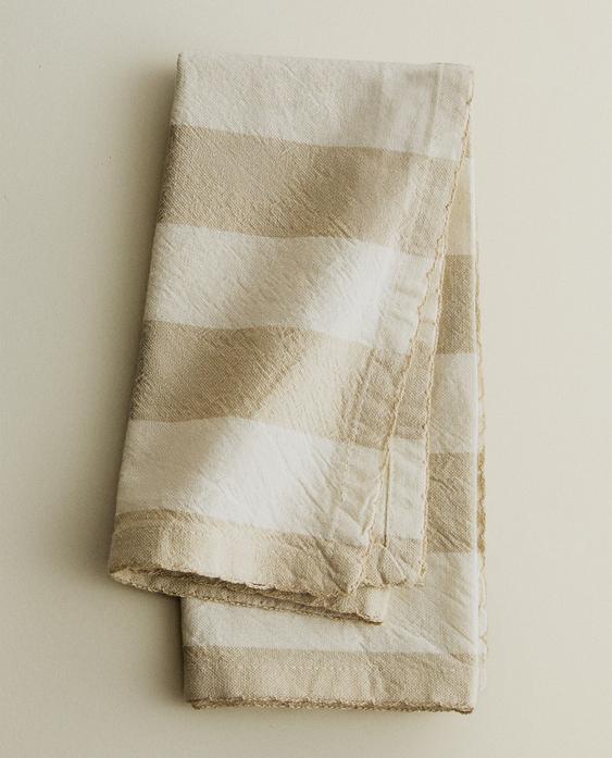 PACK OF DYED THREAD STRIPED NAPKINS (PACK OF 2)