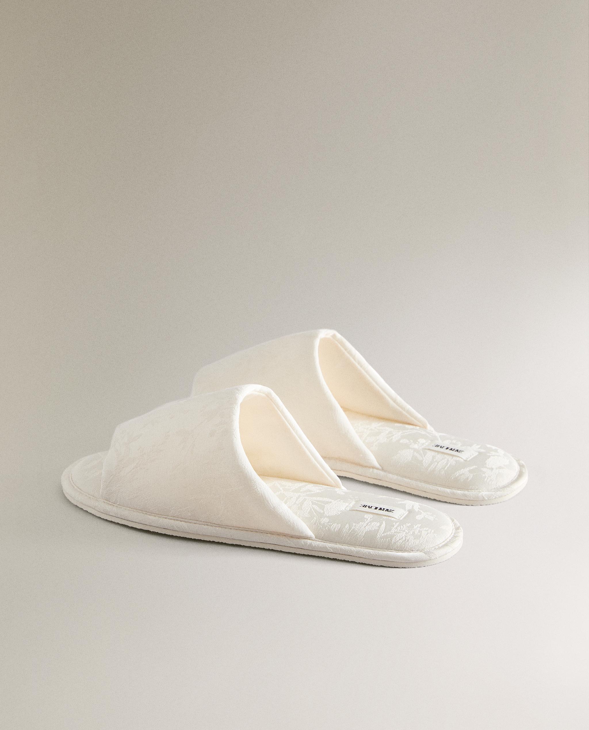 JACQUARD SLIDERS product thumbnail 5