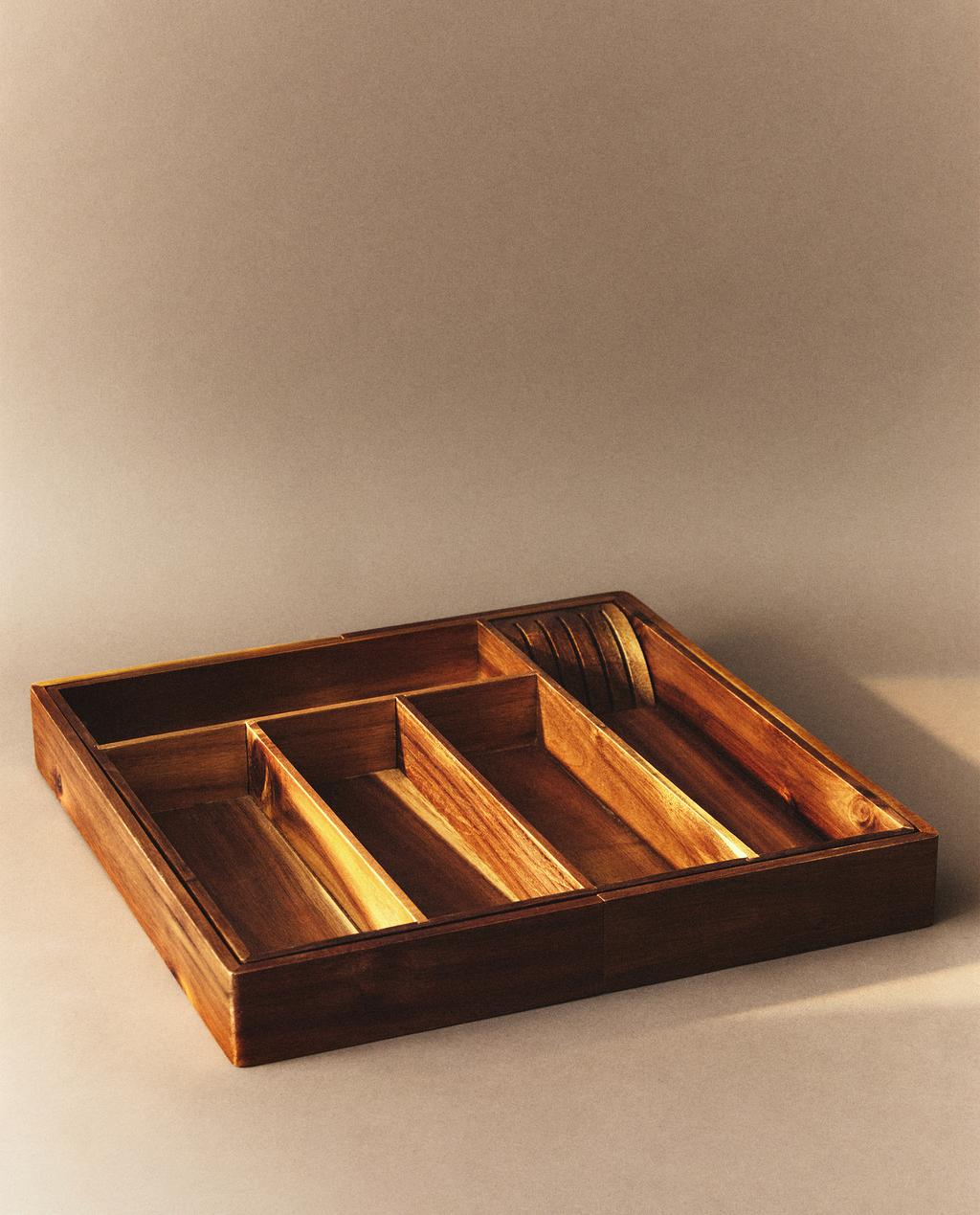 EXTENDIBLE WOODEN CUTLERY TRAY