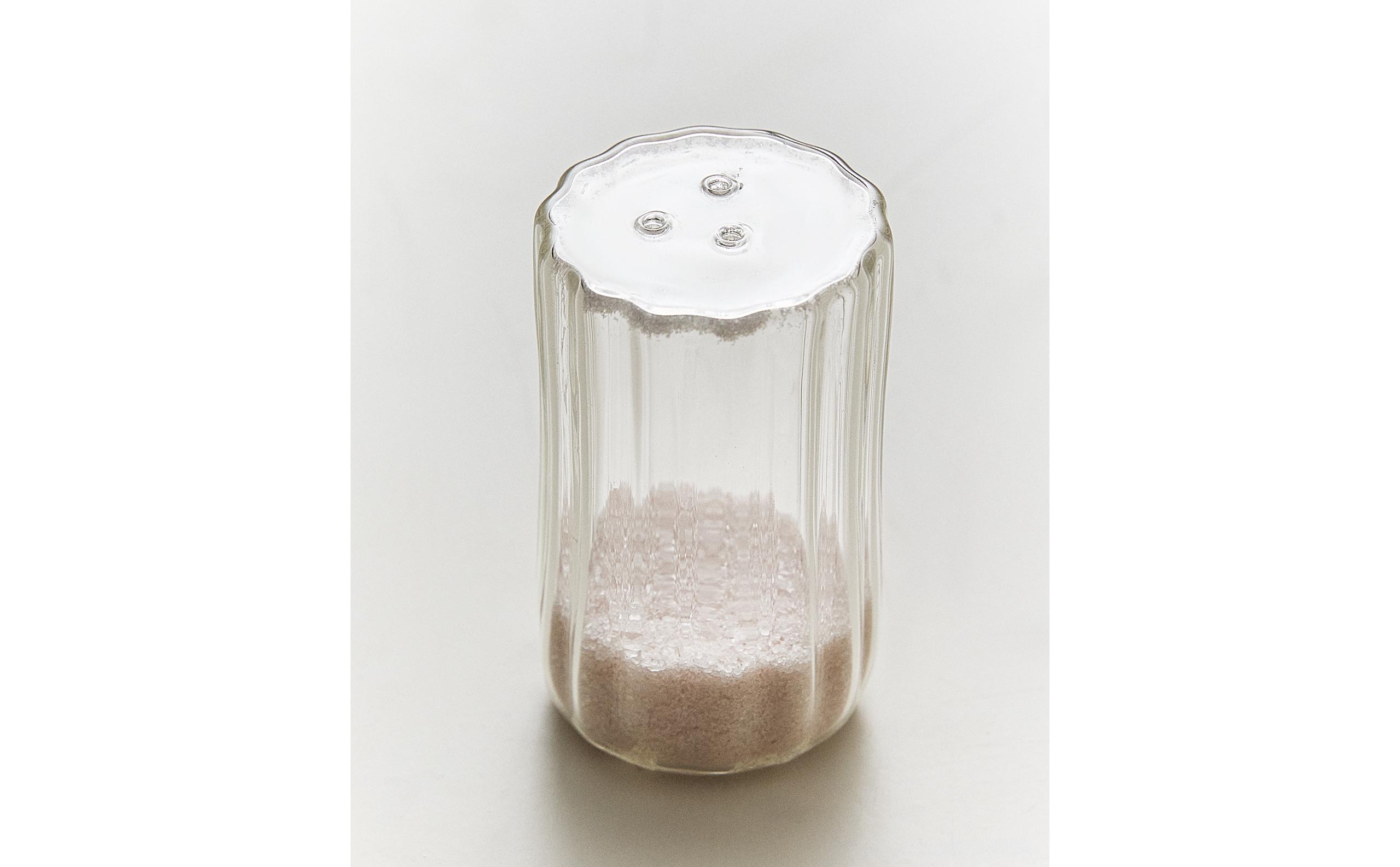 BOROSILICATE GLASS SALT SHAKER product thumbnail 3