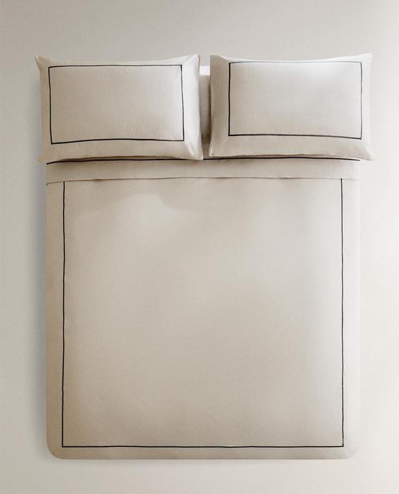 SATIININEN PUSSILAKANA TEREILLÄ