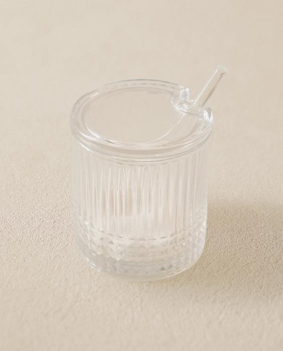 سكرية زجاج بتصميم هندسي بارز