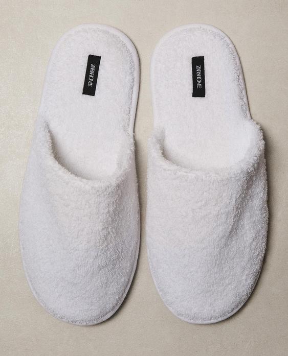 CHAUSSONS SERVIETTE DE BAIN