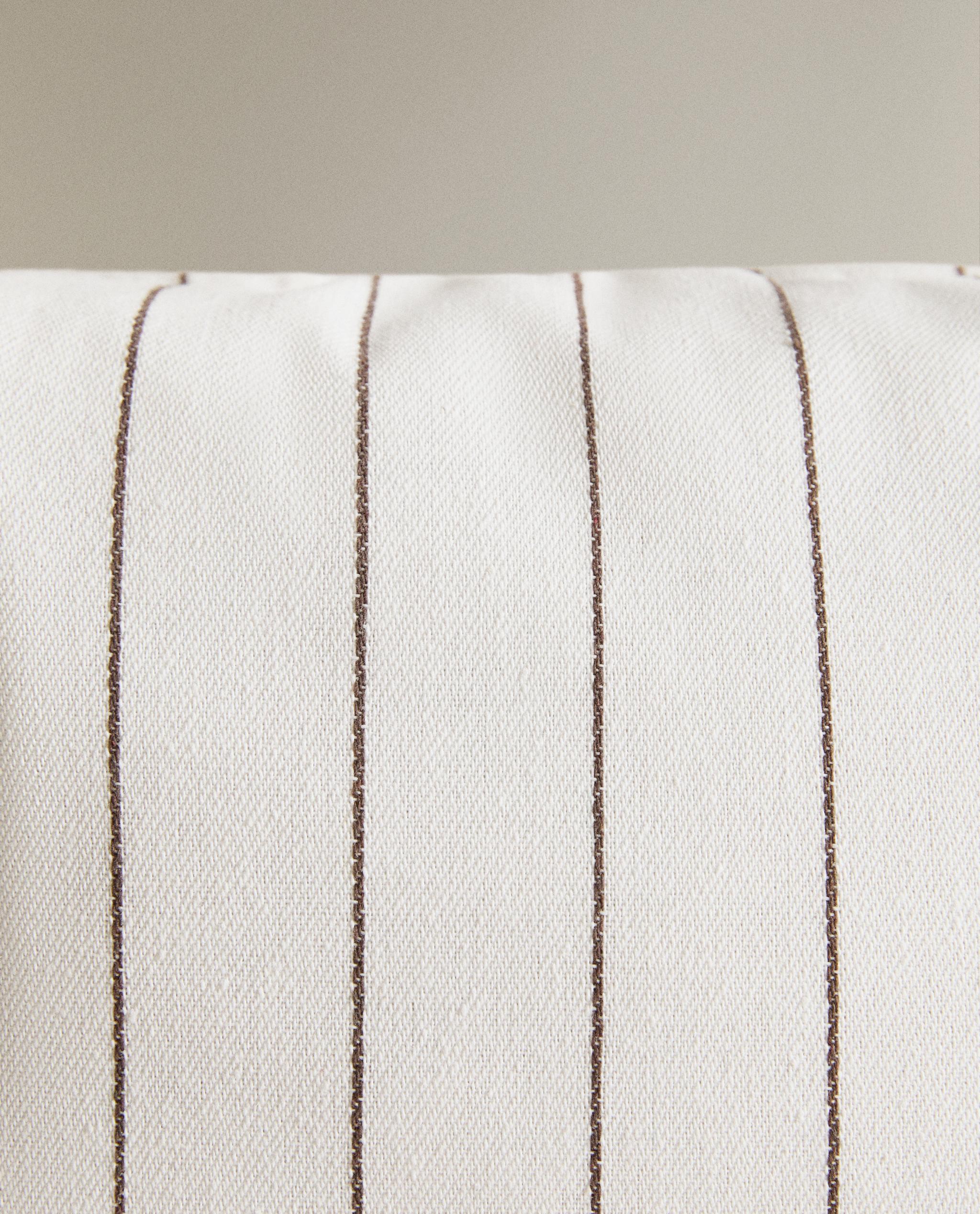 STRIPED TOILETRY BAG product thumbnail 9