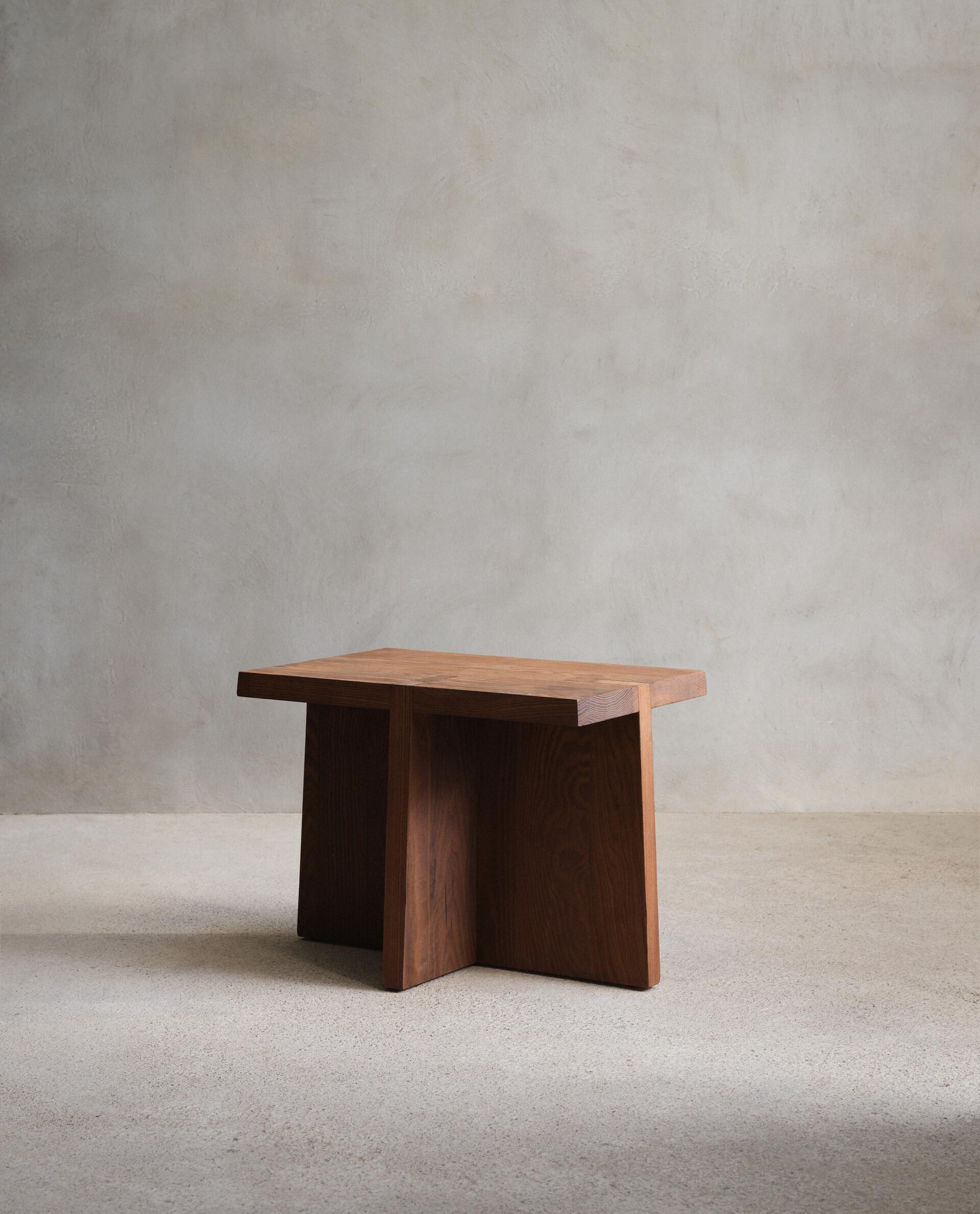 SIDETABLE 01