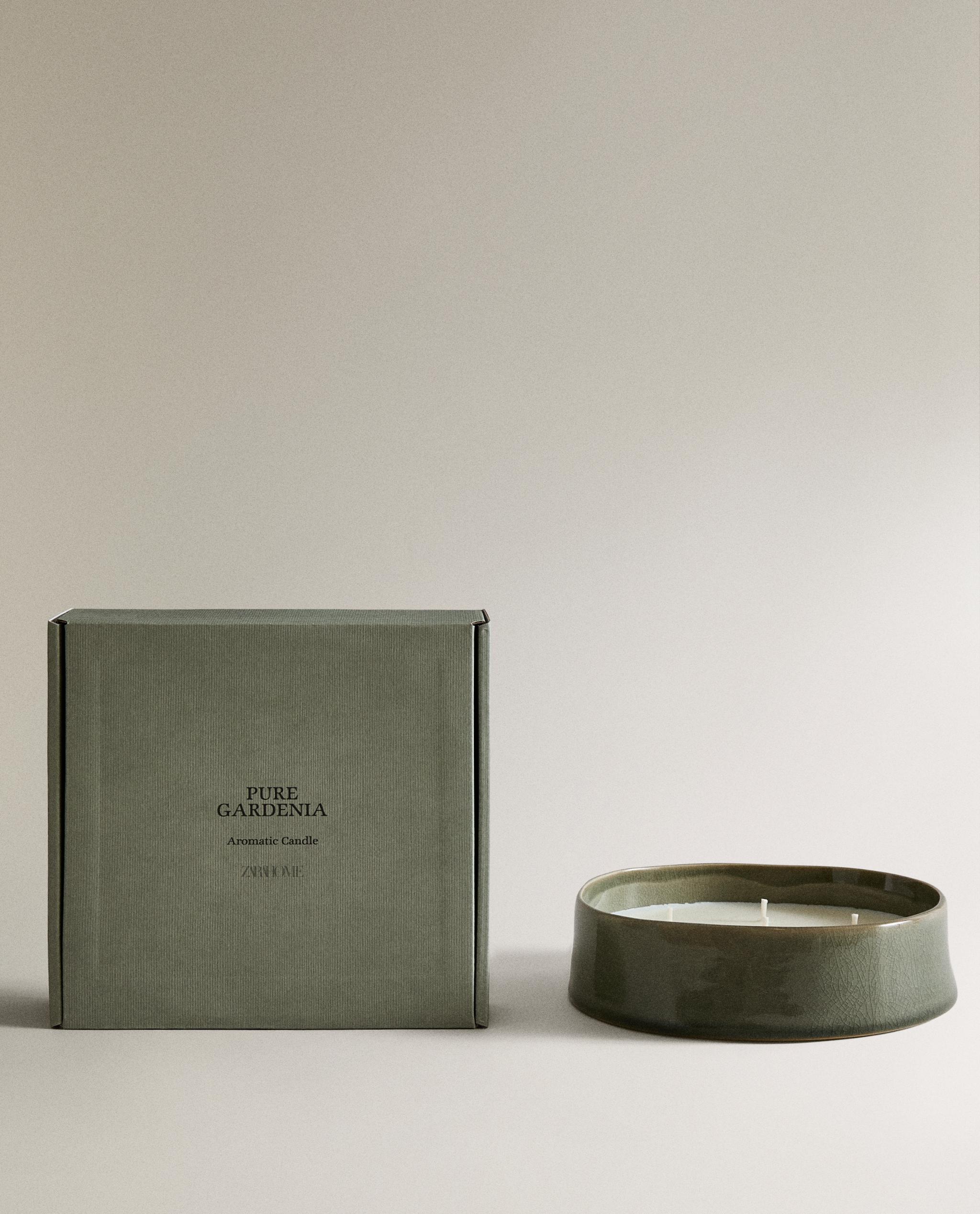 (590 G) PURE GARDENIA SCENTED CANDLE