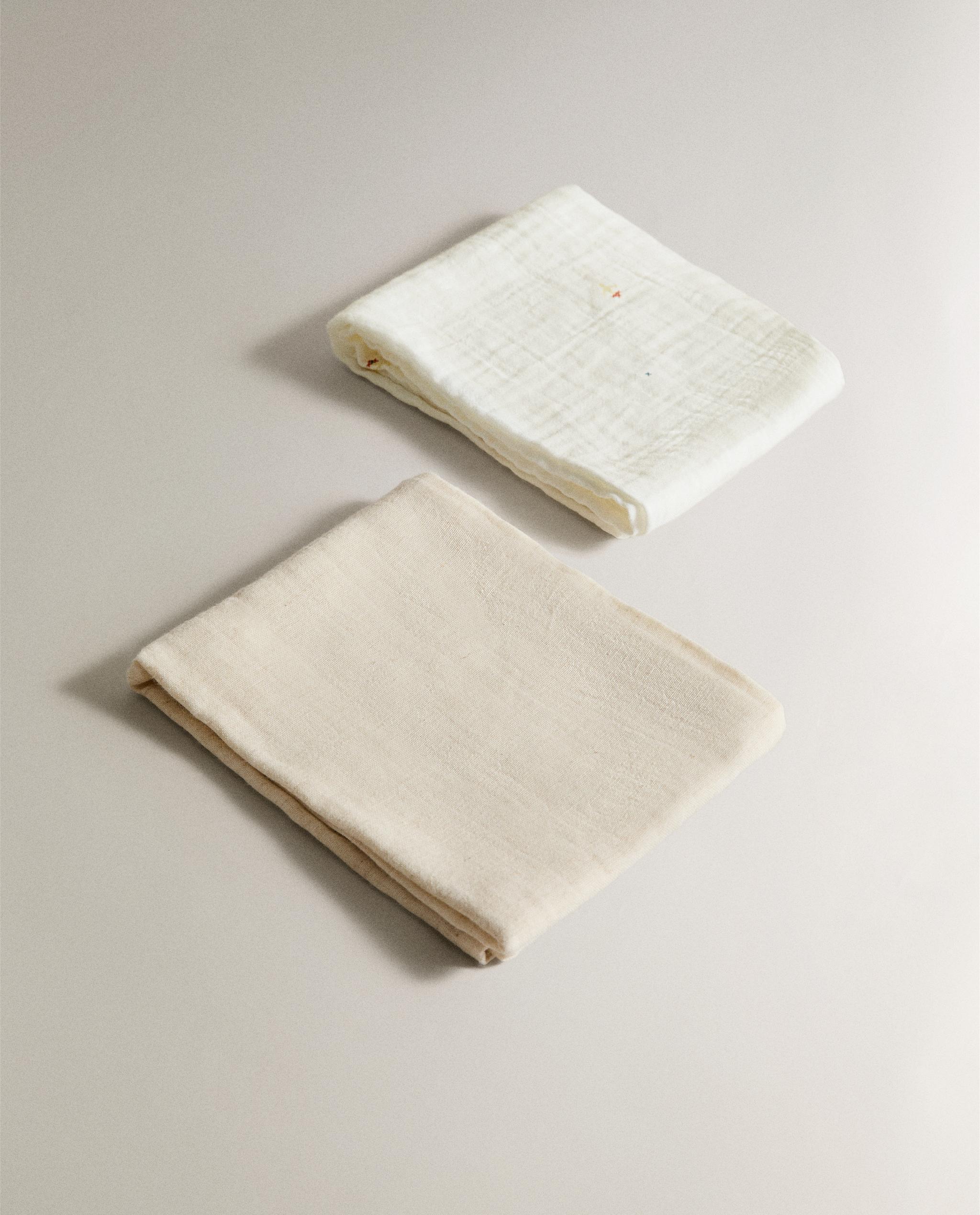 EMBROIDERED BABY MUSLIN CLOTHS (PACK OF 2) product thumbnail 4