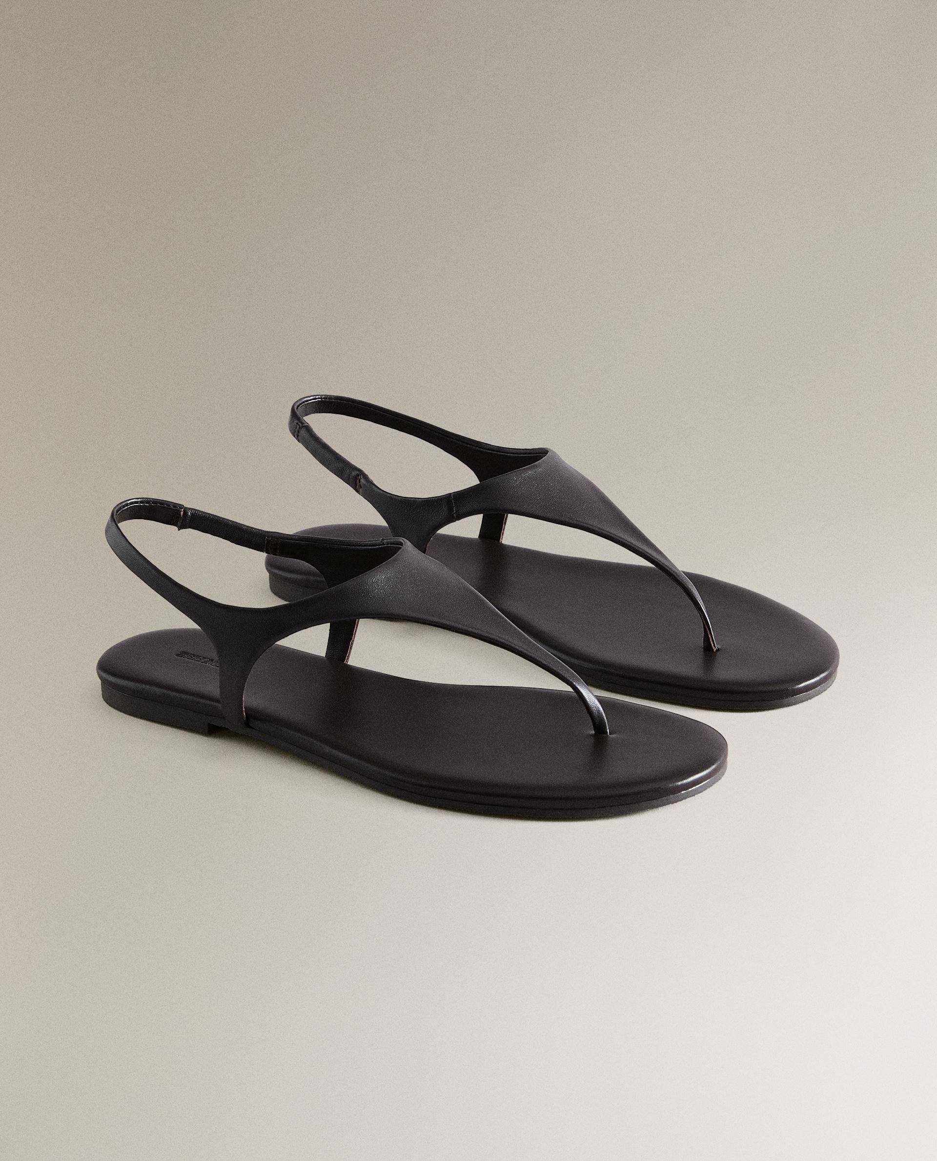 【ZARA】 トングストラップフラットレザーサンダル 4606/510/530 ZARA】 トングストラップフラットレザーサンダル 4606/510/530