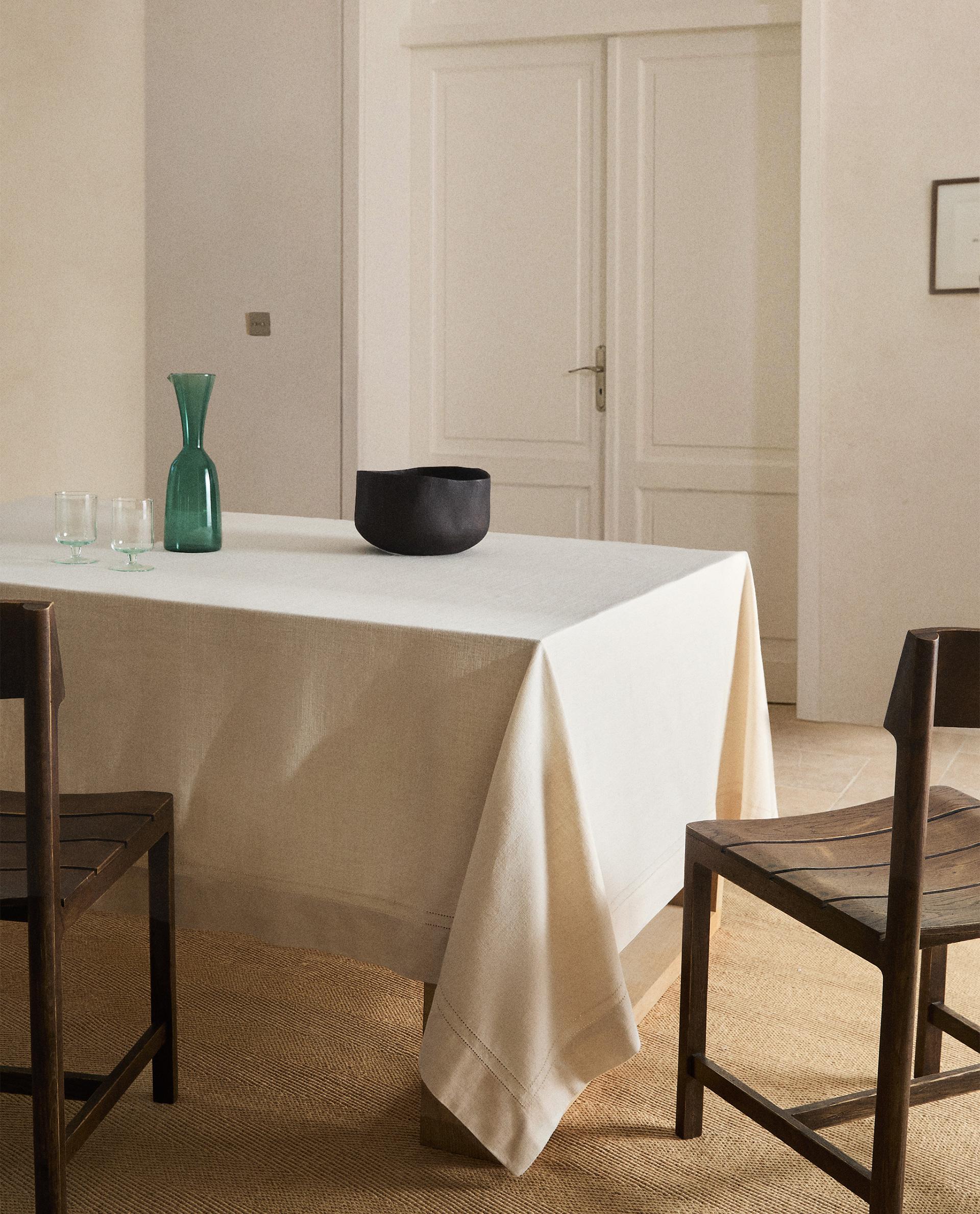 ヘムステッチ コットン テーブルクロス | Zara Home 日本/Japan