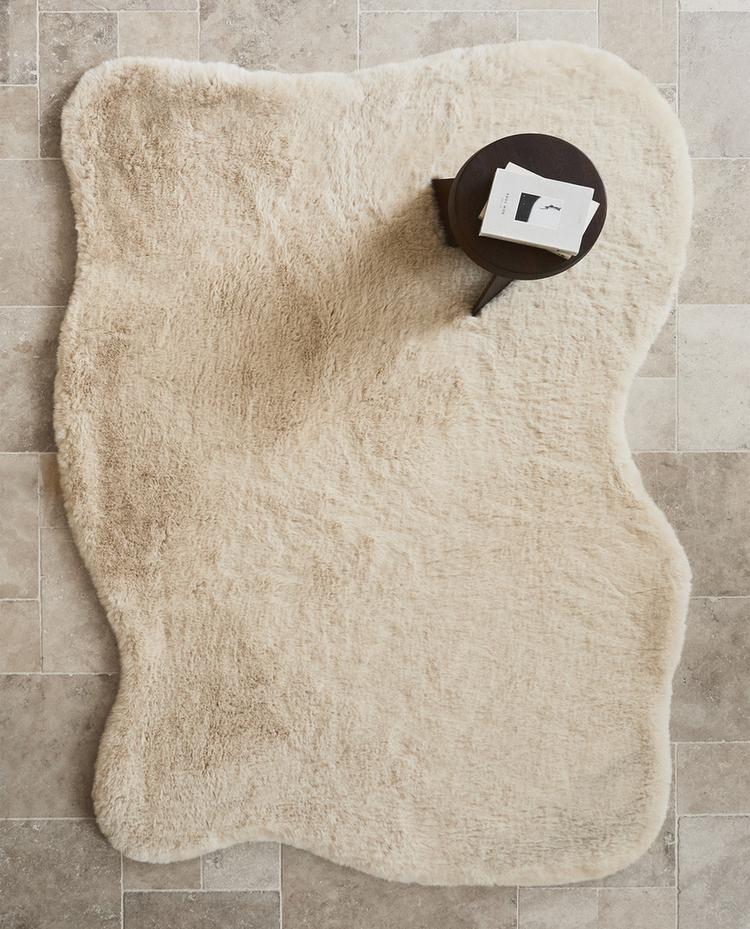IRREGULAR FAUX FUR RUG