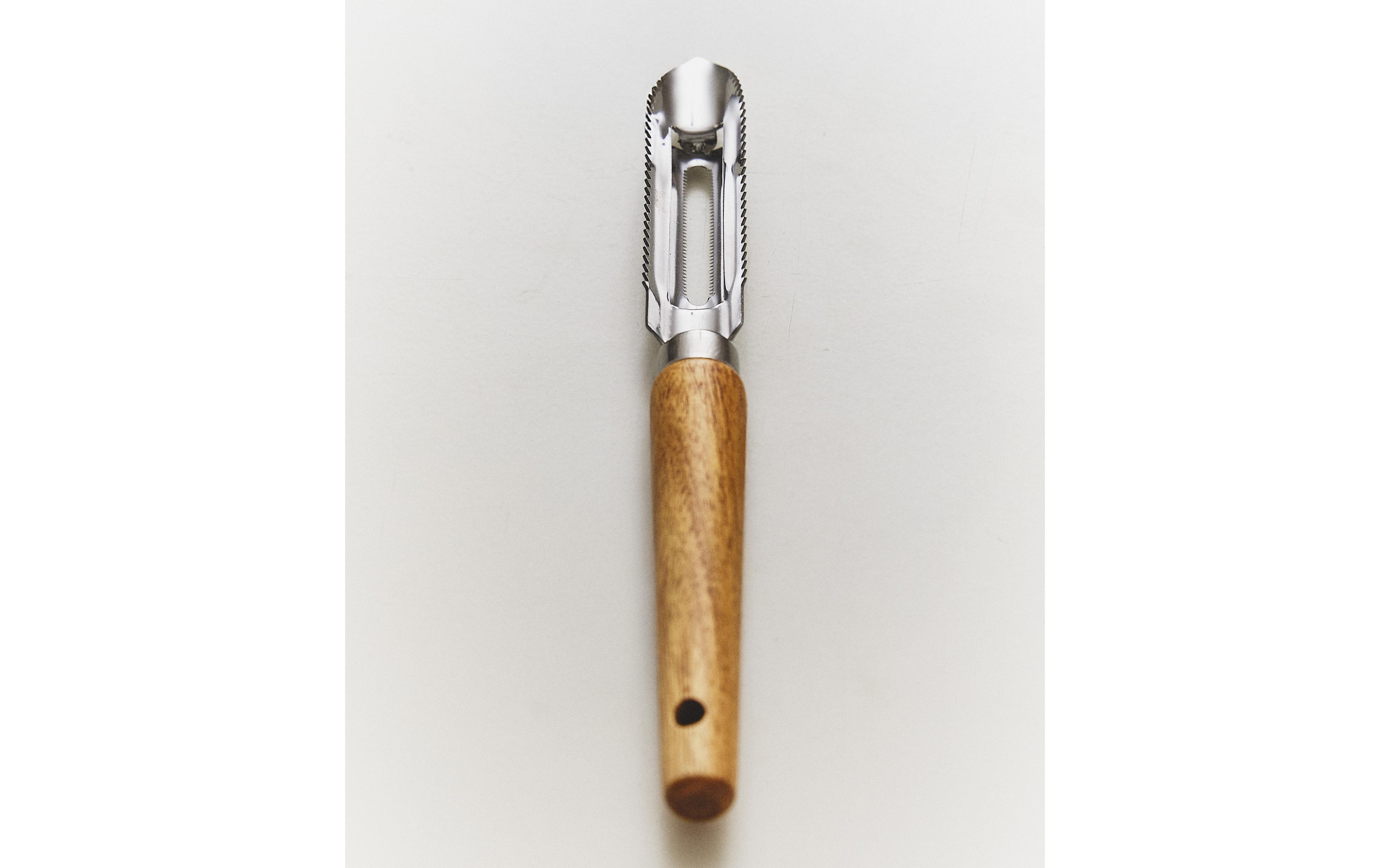 KITCHEN PEELER WITH WOODEN HANDLE | Zara Home United States of America