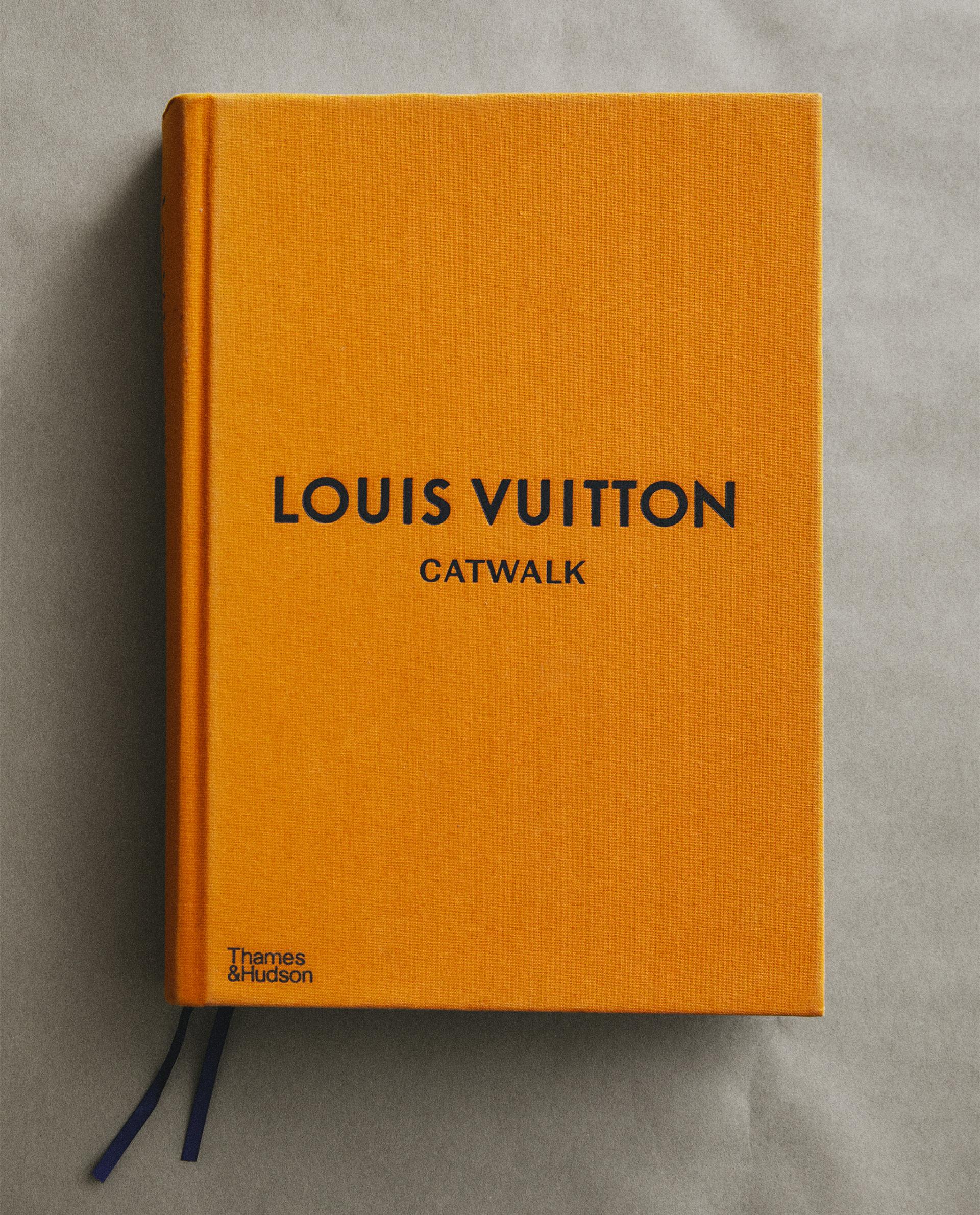 LOUIS VUITTON CATWALK BOOK (ENGLISH) | Zara Home United States of