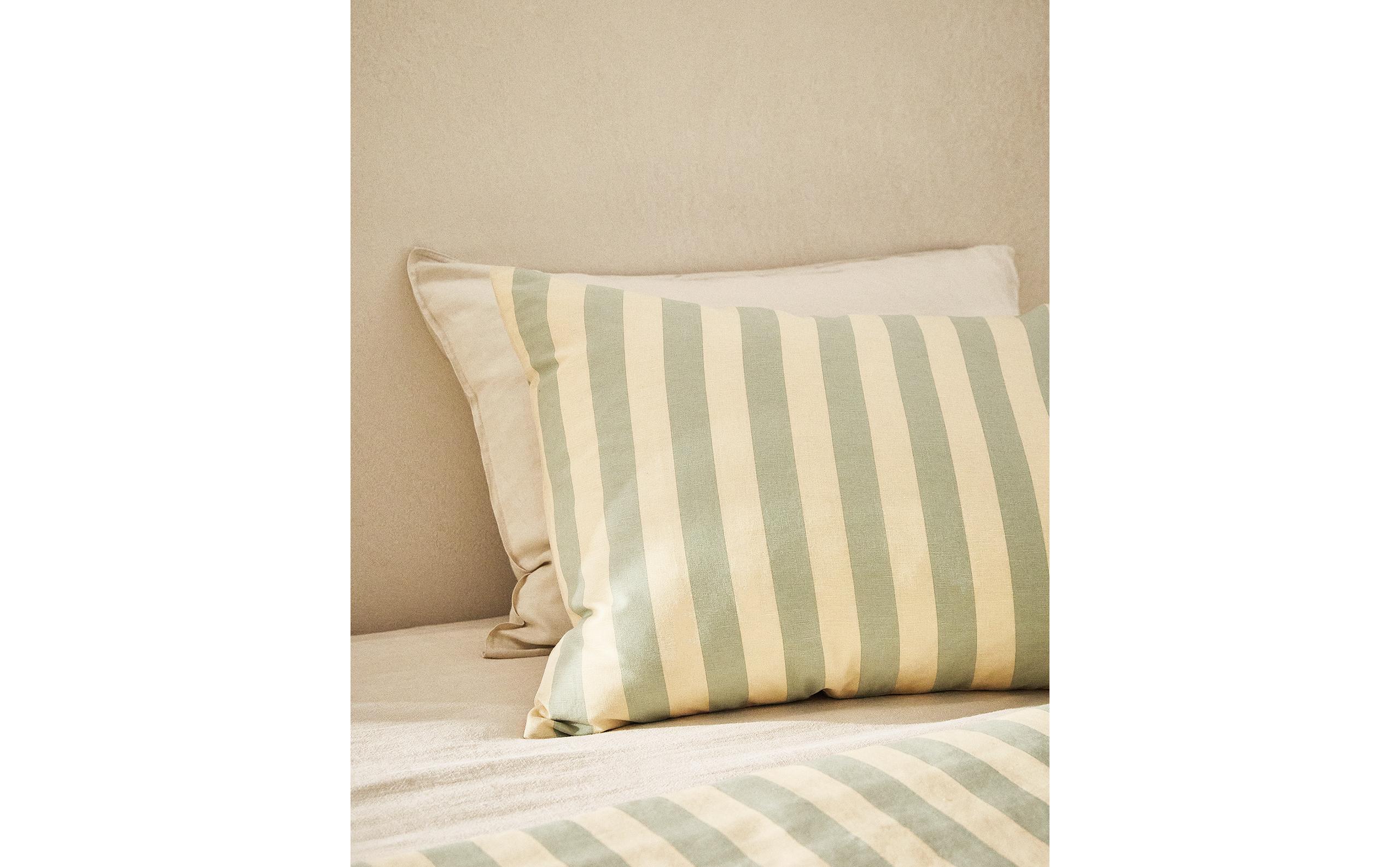 CHILDREN’S STRIPE PRINT PILLOWCASE