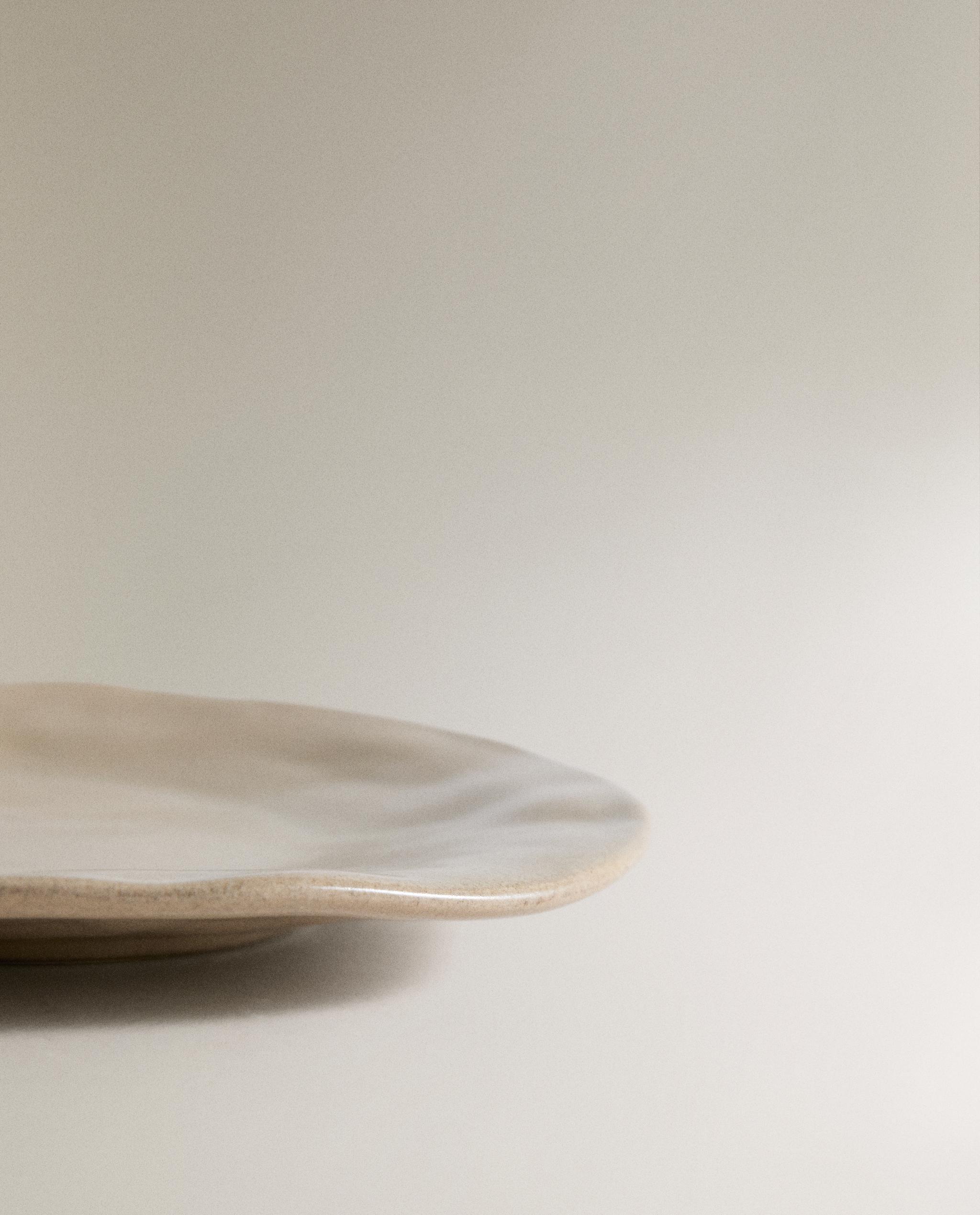 IRREGULAR STONEWARE DESSERT PLATE product thumbnail 4