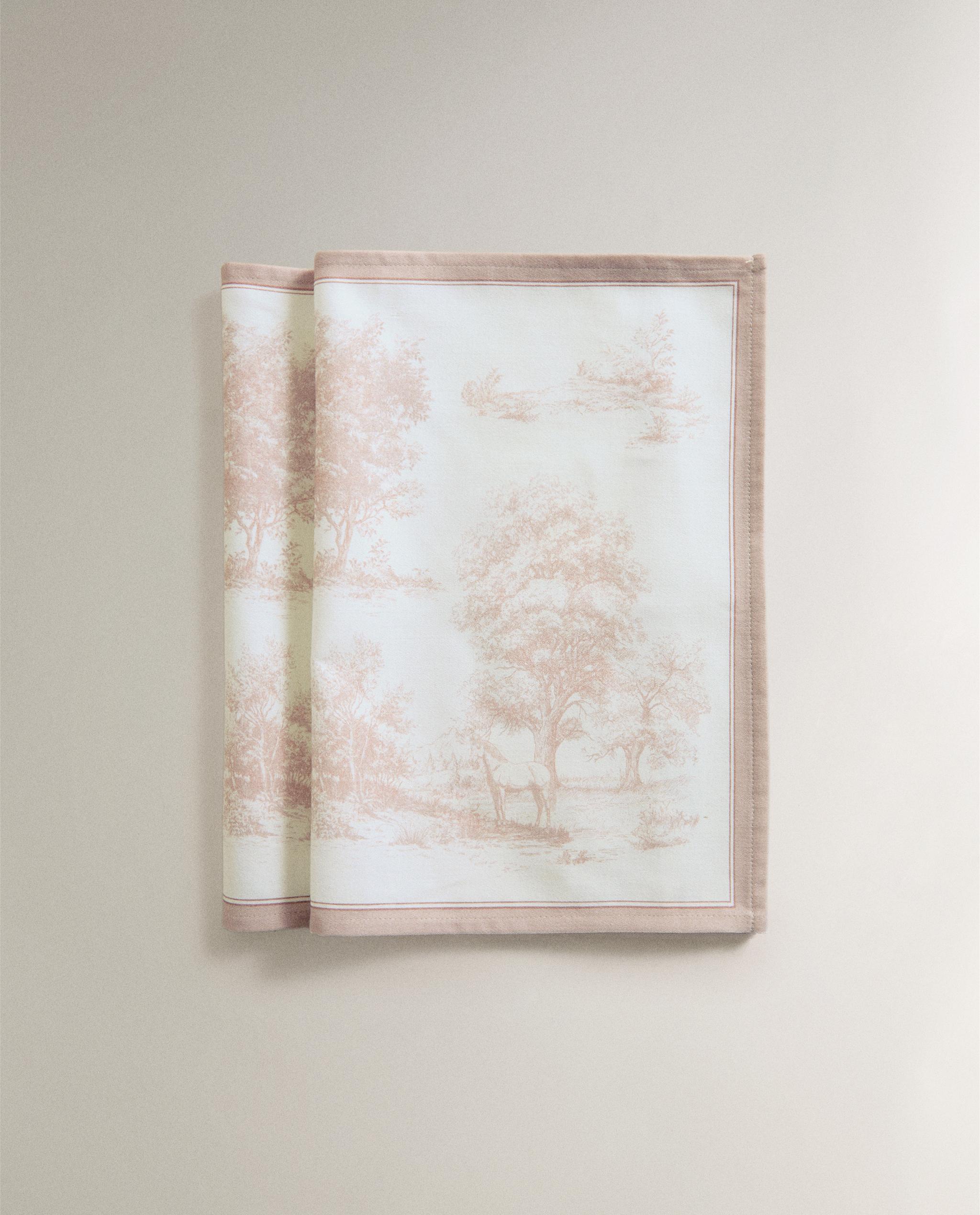 PACK OF TOILE DE JOUY NAPKINS (PACK OF 2) product thumbnail 7