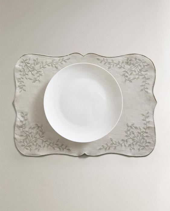 LINEN PLANT EMBROIDERY PLACEMAT