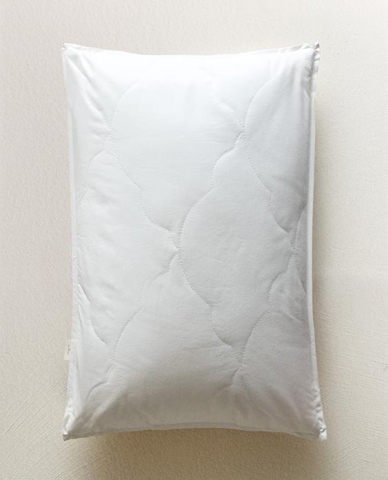 KIDS’ SOFT-TOUCH QUILTED FIBRE PILLOW