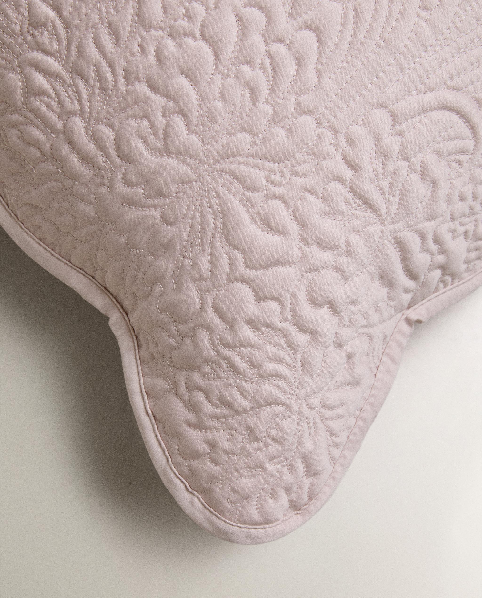SCALLOPED FLORAL CUSHION COVER product thumbnail 3
